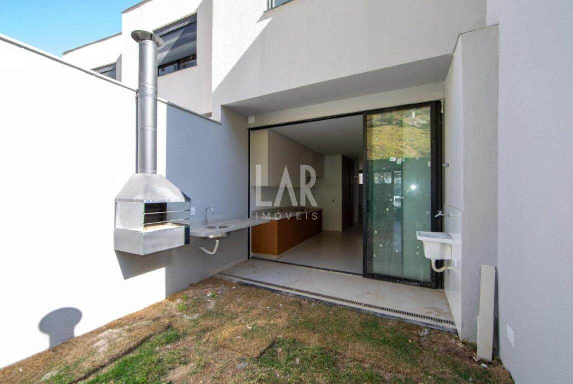 Casa Geminada de 2 quartos para alugar, Estoril, Belo Horizonte - MG