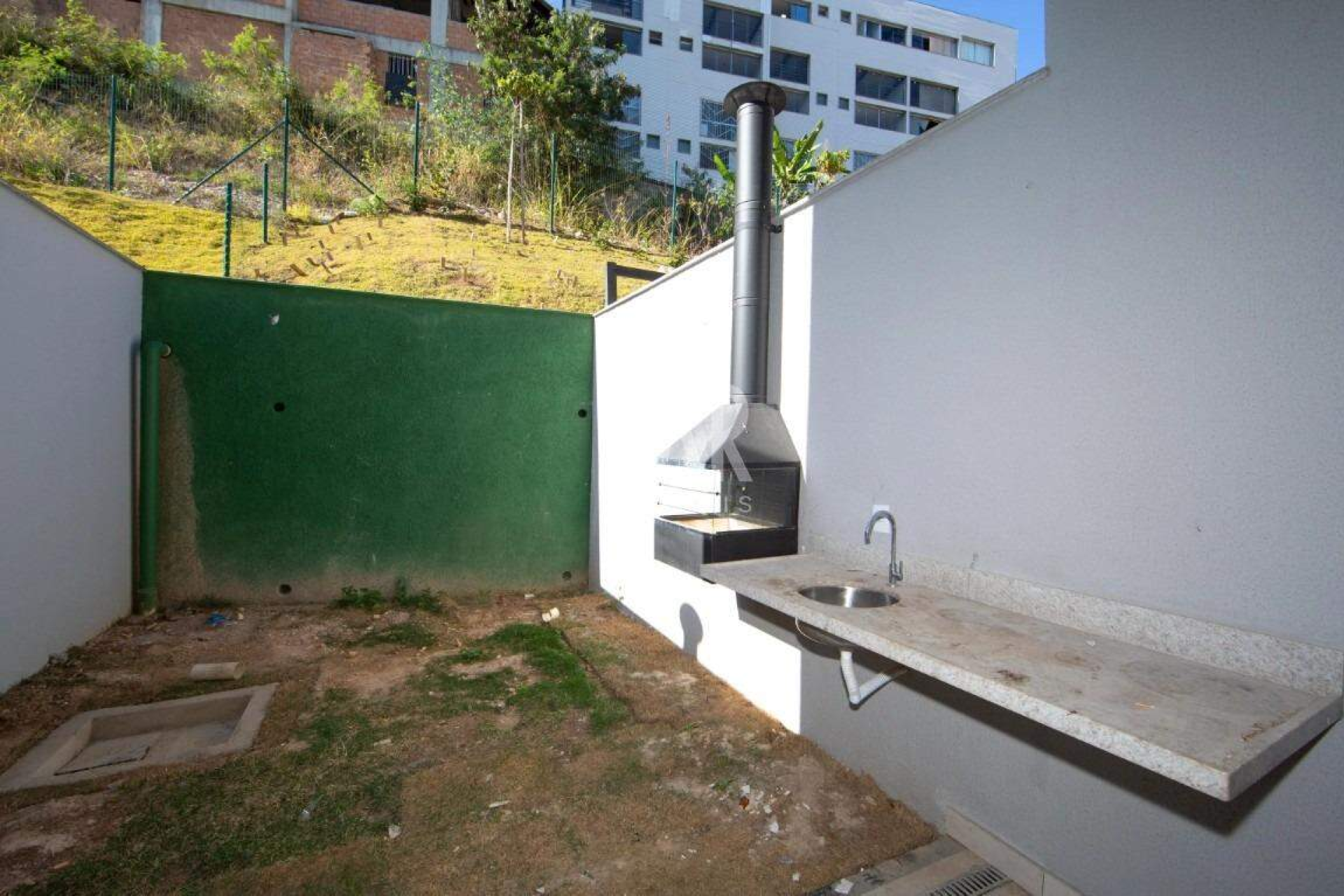 Casa Geminada de 2 quartos para alugar, Estoril, Belo Horizonte - MG