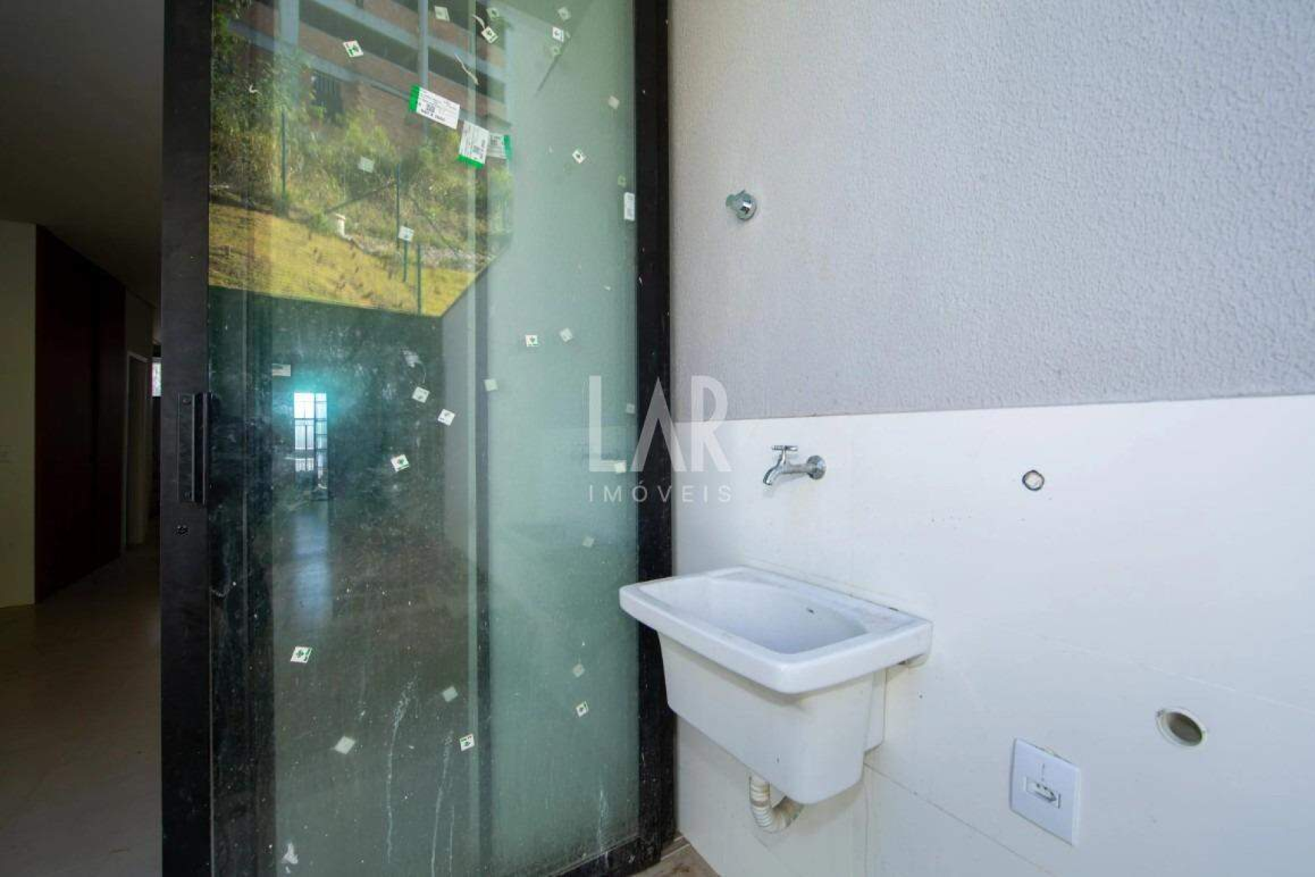 Casa Geminada de 2 quartos para alugar, Estoril, Belo Horizonte - MG
