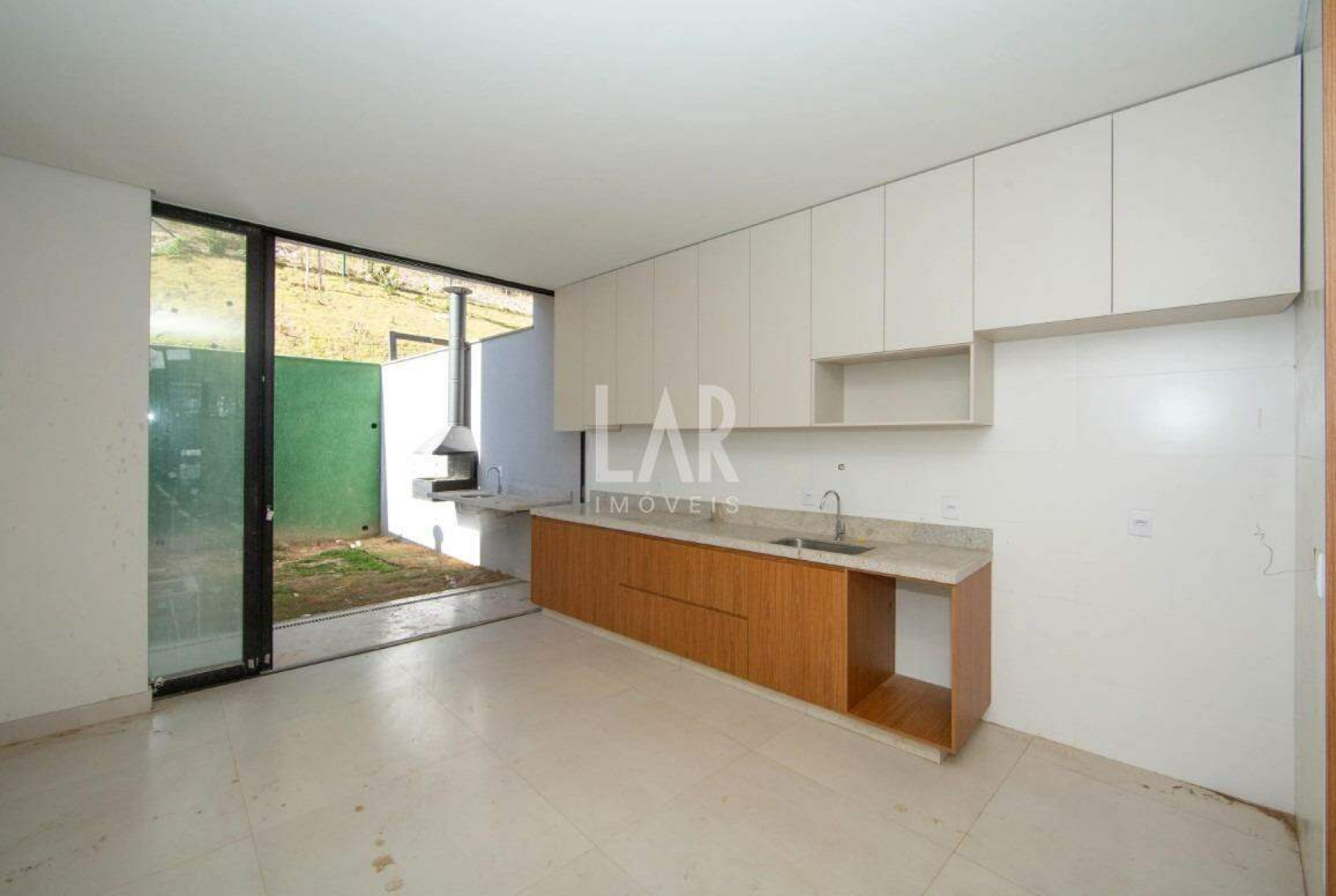 Casa Geminada de 2 quartos para alugar, Estoril, Belo Horizonte - MG
