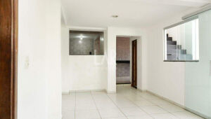 Casa de 5 quartos para alugar, Santa Efigênia, Belo Horizonte - MG