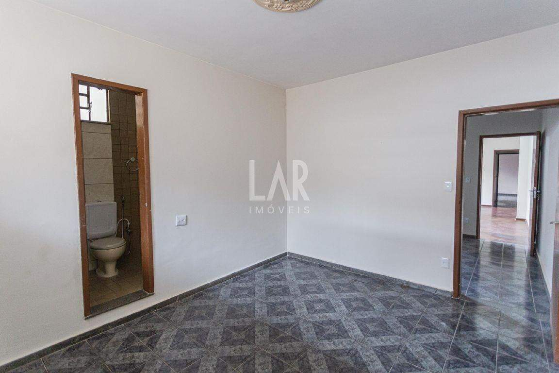 Casa de 3 quartos para alugar, Santa Efigênia, Belo Horizonte - MG
