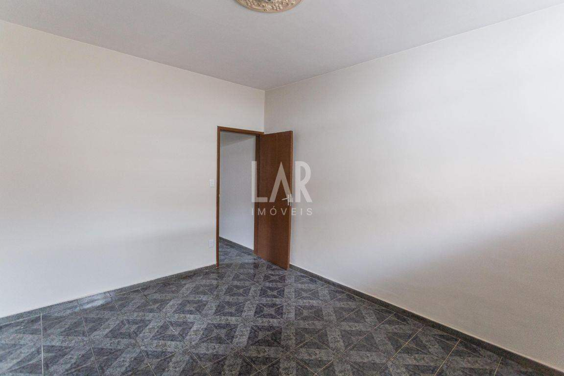 Casa de 3 quartos para alugar, Santa Efigênia, Belo Horizonte - MG