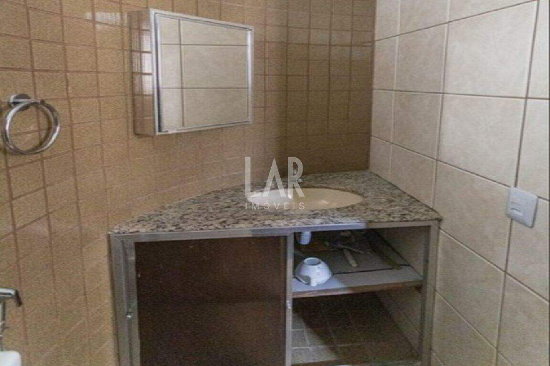 Casa de 3 quartos para alugar, Santa Efigênia, Belo Horizonte - MG