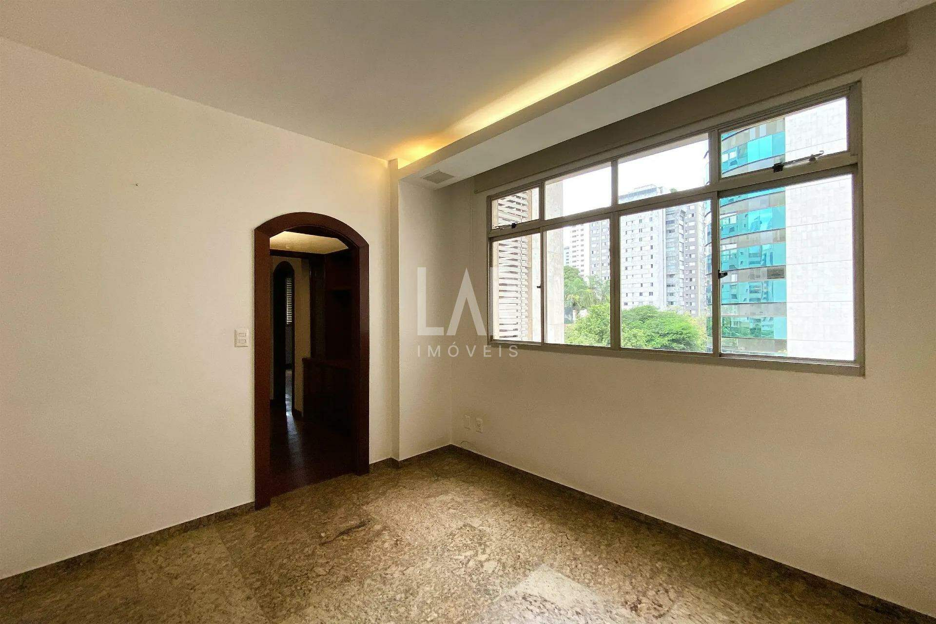 Apartamento de 4 quartos à venda, Lourdes, Belo Horizonte - MG