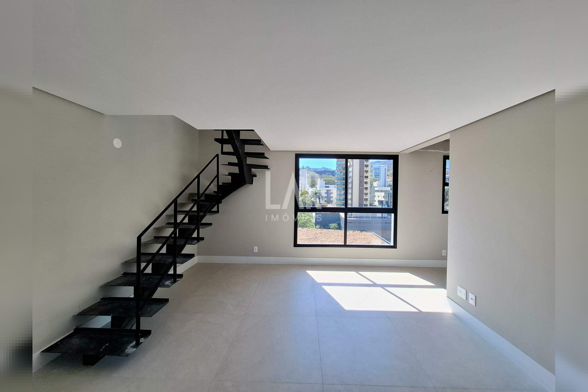 Cobertura de 3 quartos para alugar, Santa Lúcia, Belo Horizonte - MG