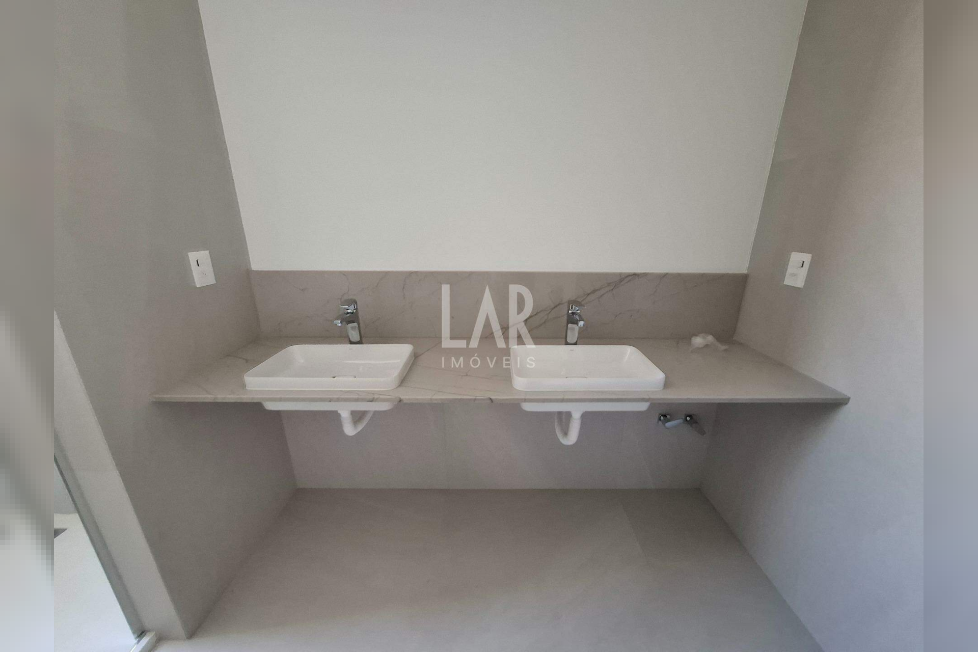 Cobertura de 3 quartos para alugar, Santa Lúcia, Belo Horizonte - MG
