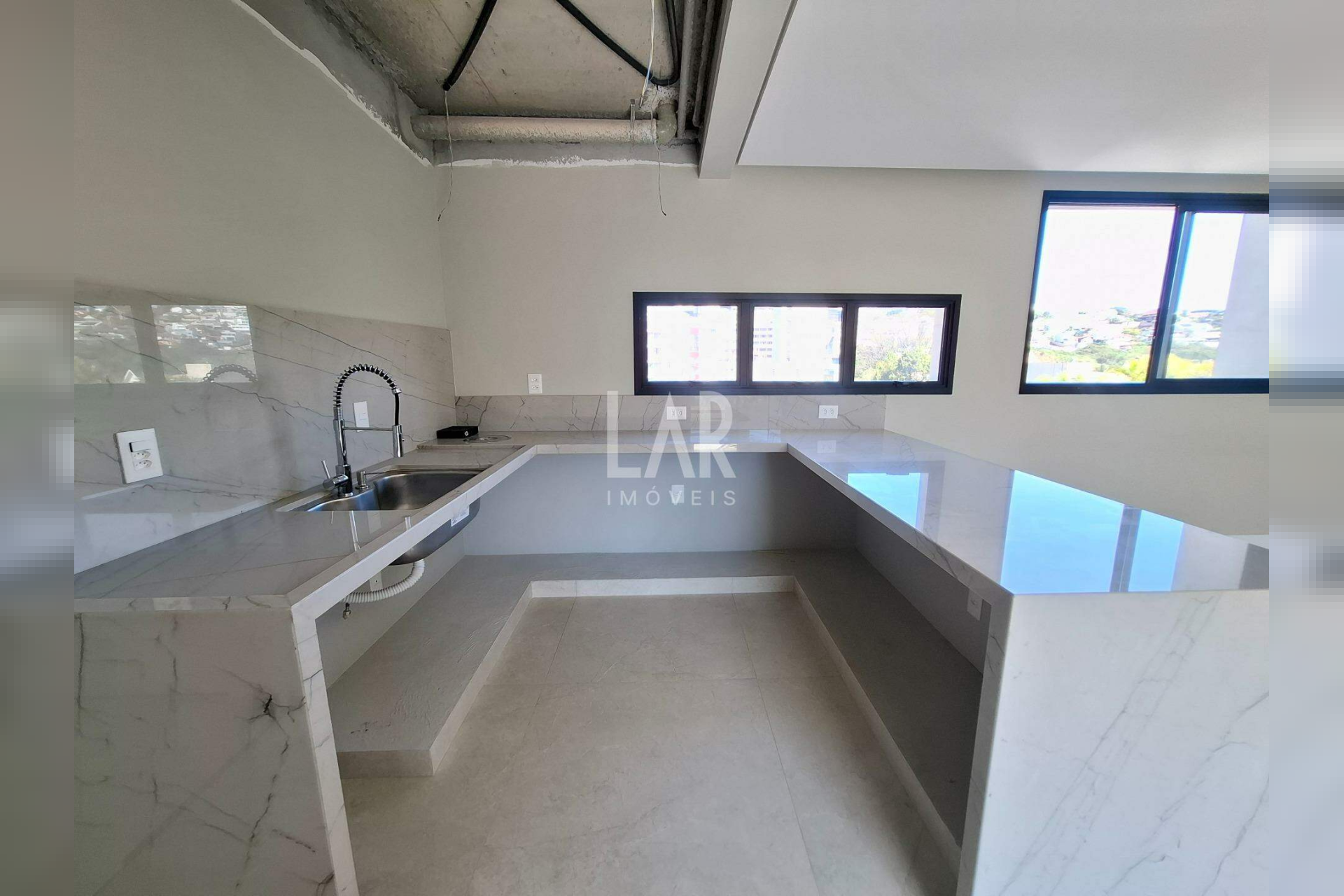 Cobertura de 3 quartos para alugar, Santa Lúcia, Belo Horizonte - MG
