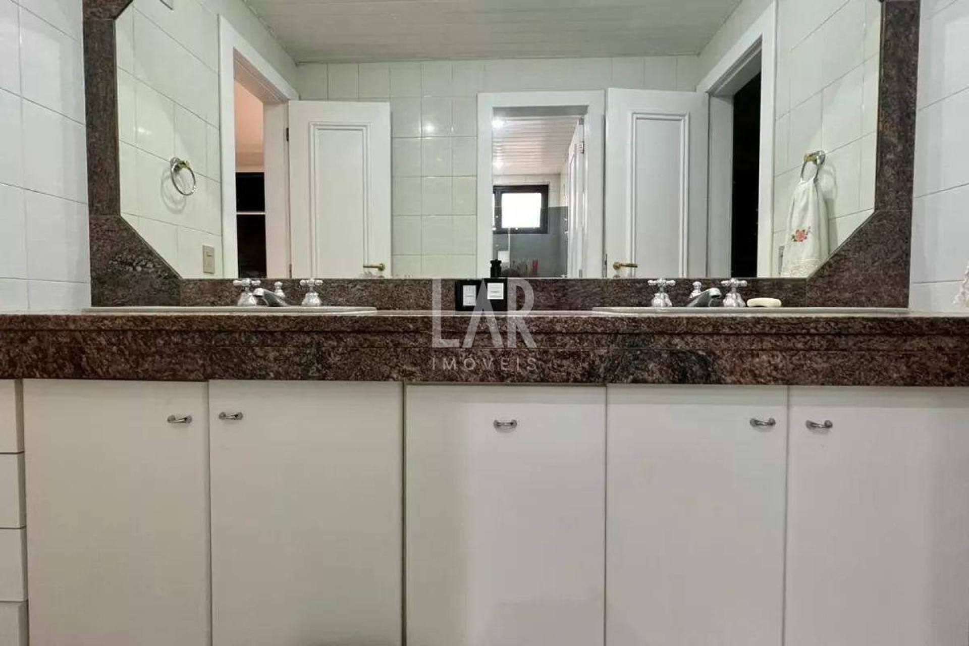 Apartamento de 4 quartos para alugar, Lourdes, Belo Horizonte - MG