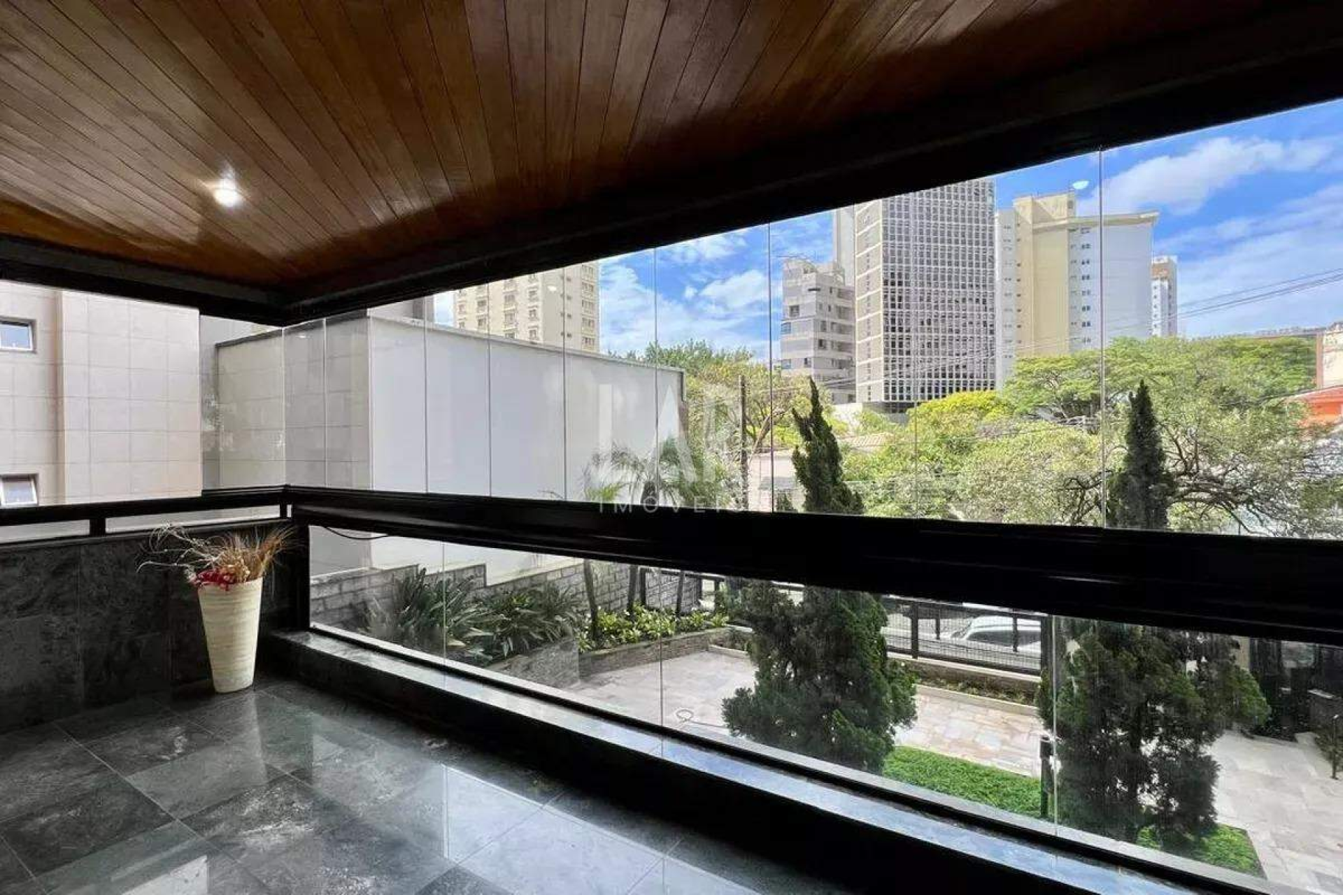 Apartamento de 4 quartos para alugar, Lourdes, Belo Horizonte - MG