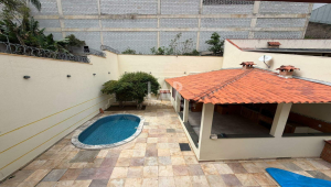 Casas à venda em Santa Lúcia