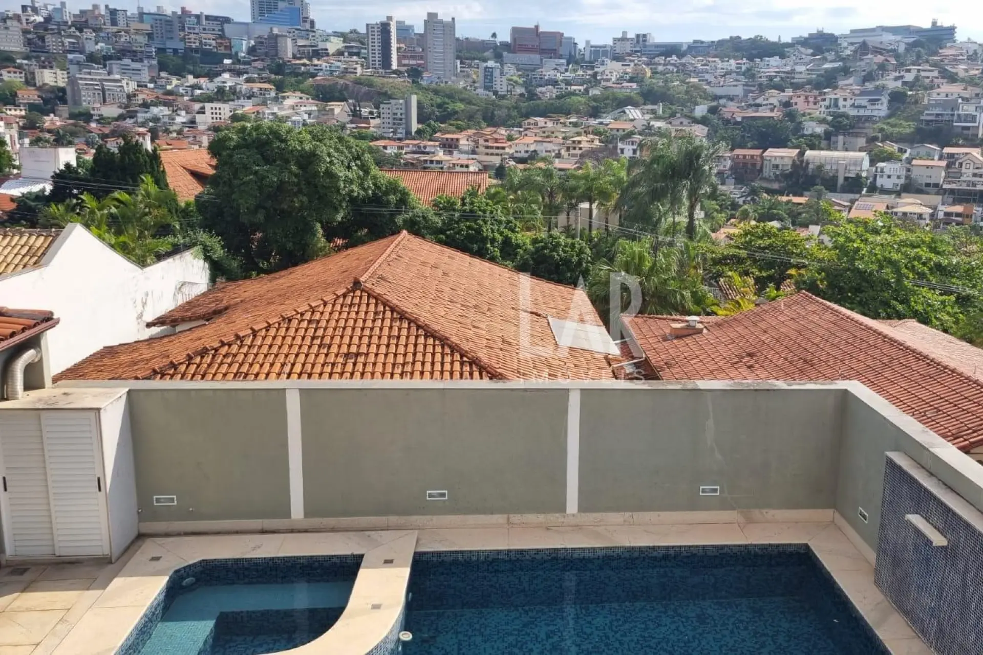 Casa de 4 quartos à venda, Santa Lúcia, Belo Horizonte - MG