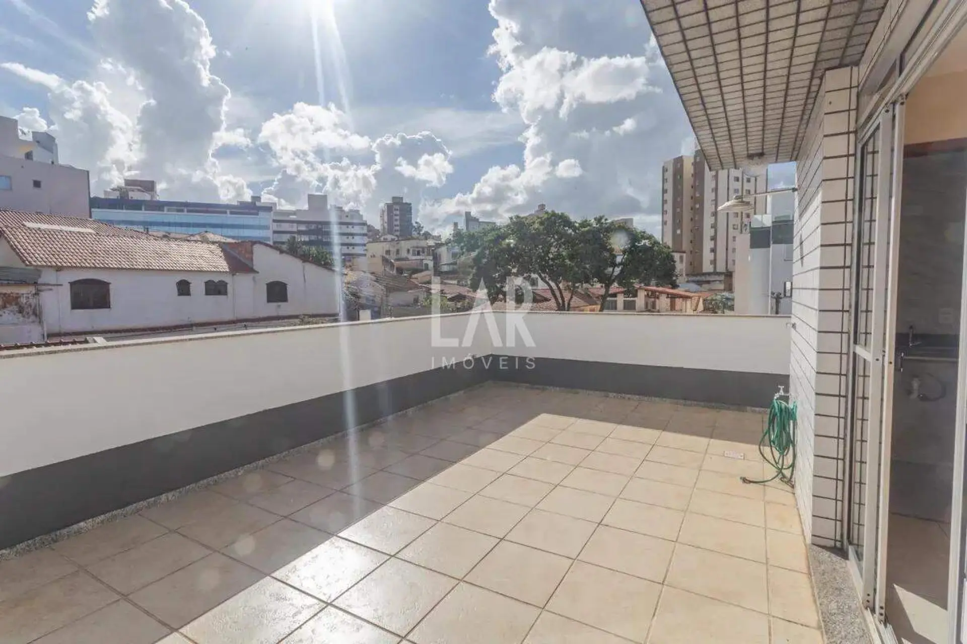 Cobertura de 3 quartos para alugar, Floresta, Belo Horizonte - MG