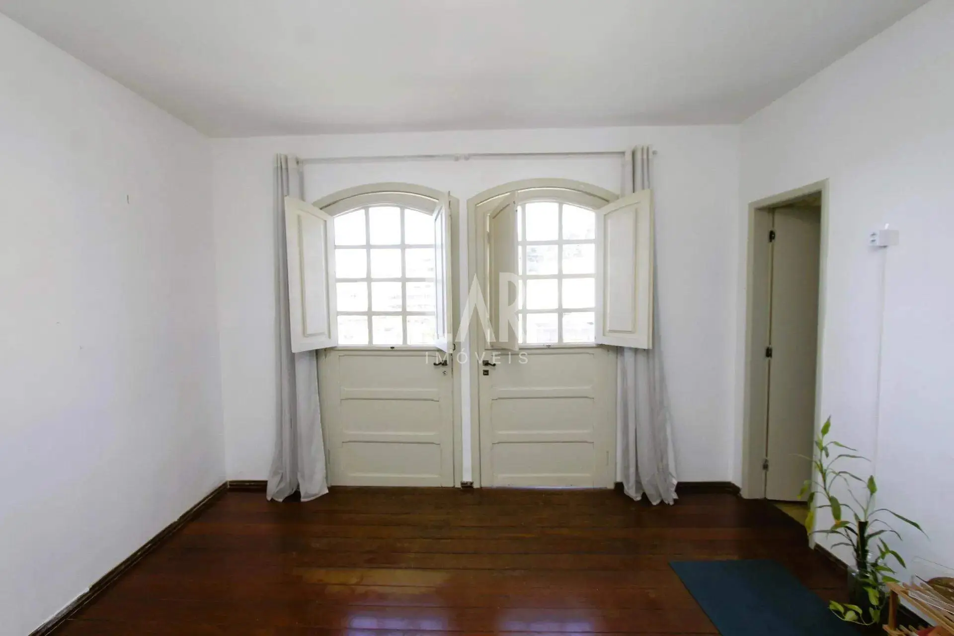 Casa Comercial de 4 quartos para alugar, Santa Lúcia, Belo Horizonte - MG