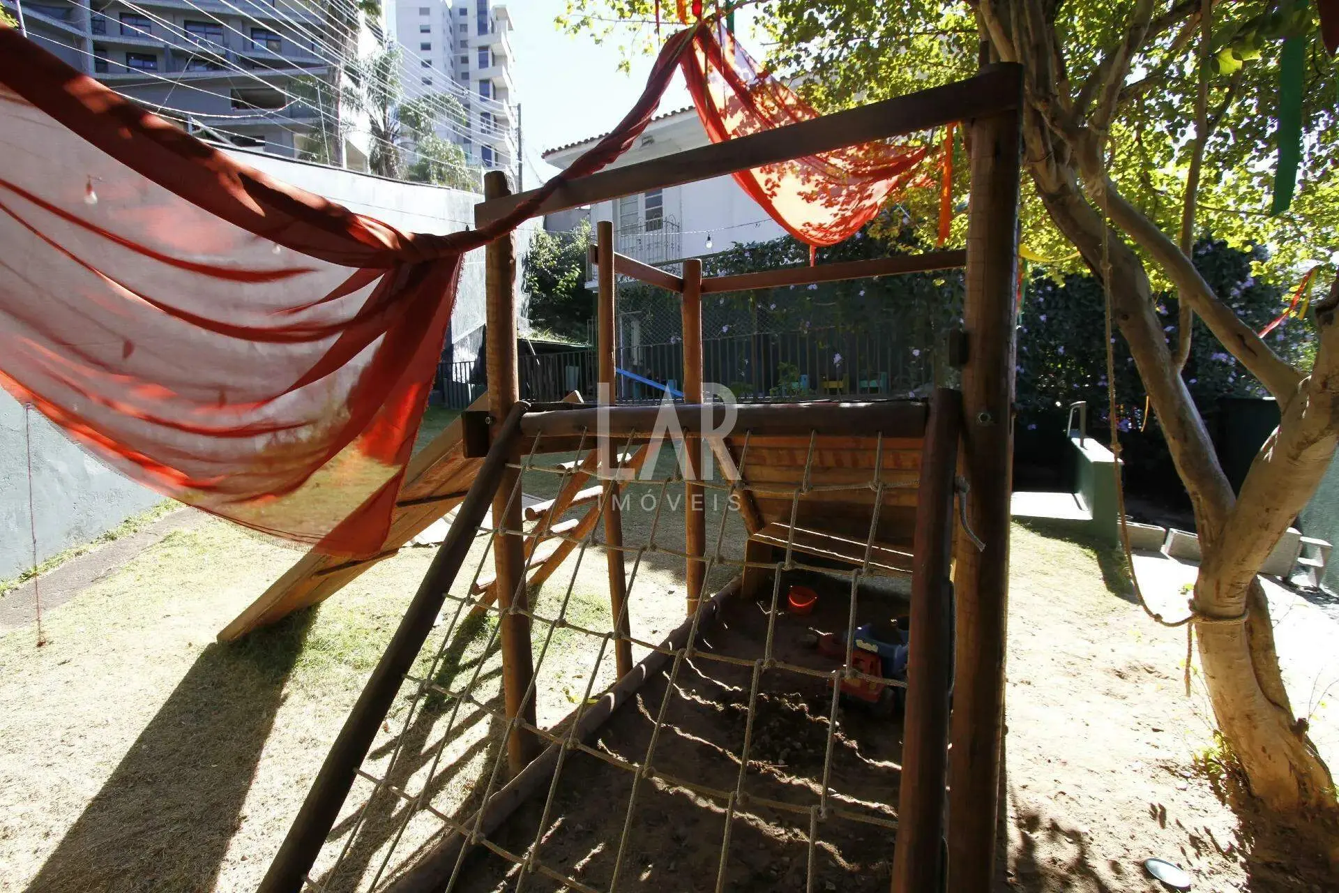 Casa Comercial de 4 quartos para alugar, Santa Lúcia, Belo Horizonte - MG