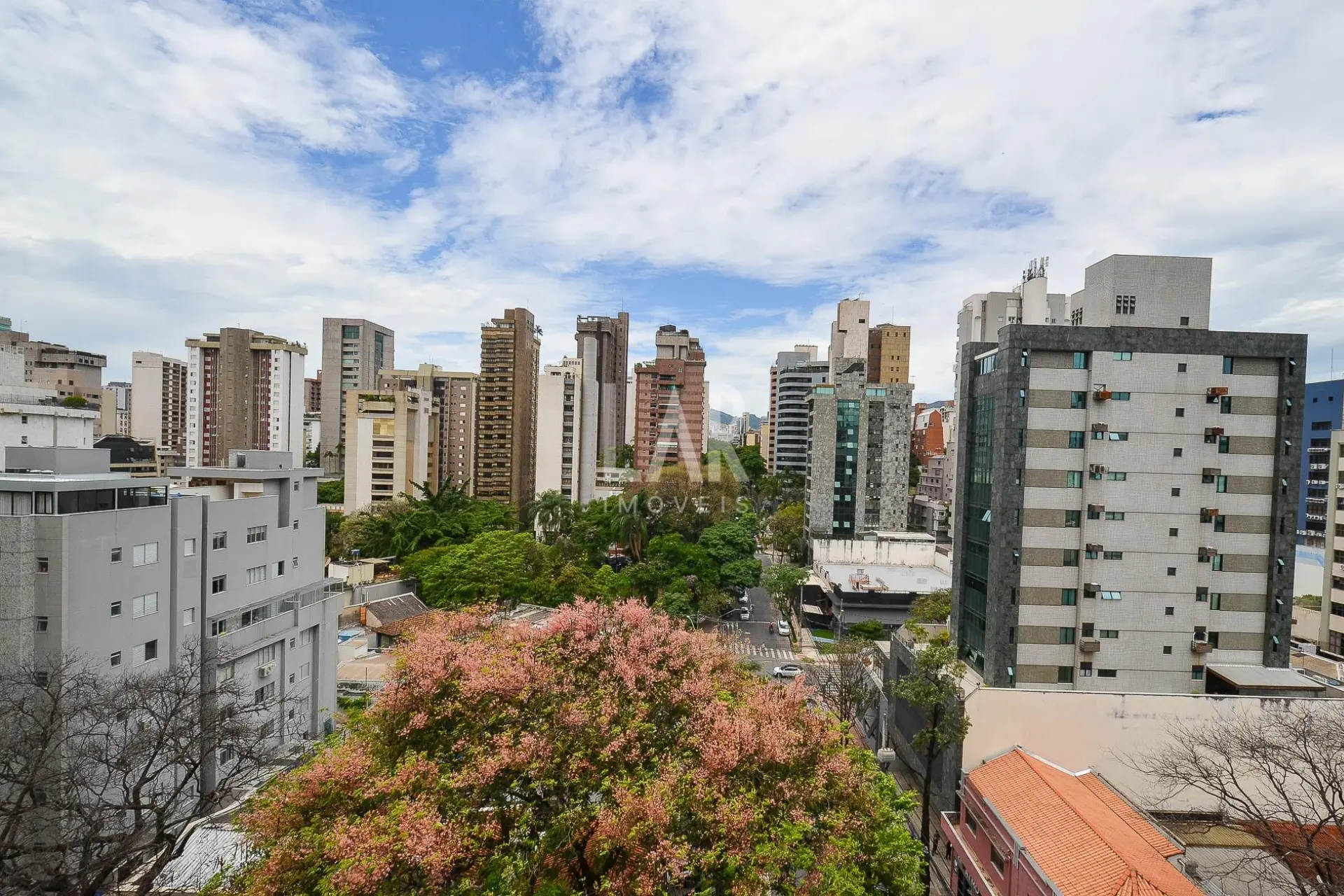 Apartamento de 2 quartos para alugar, Lourdes, Belo Horizonte - MG