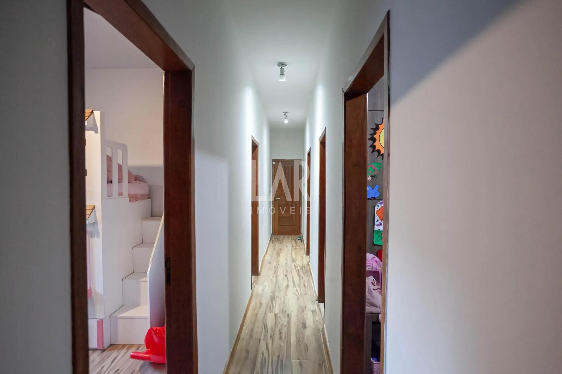 Casa de 4 quartos à venda, Sagrada Família, Belo Horizonte - MG