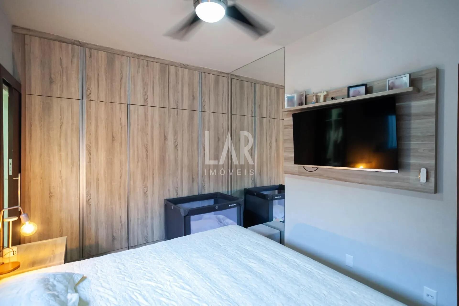 Casa de 4 quartos à venda, Sagrada Família, Belo Horizonte - MG
