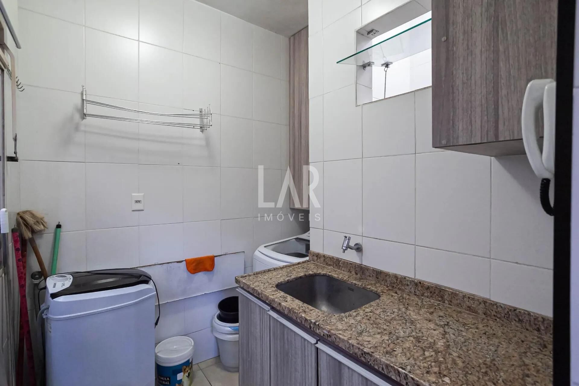 Casa de 4 quartos à venda, Sagrada Família, Belo Horizonte - MG