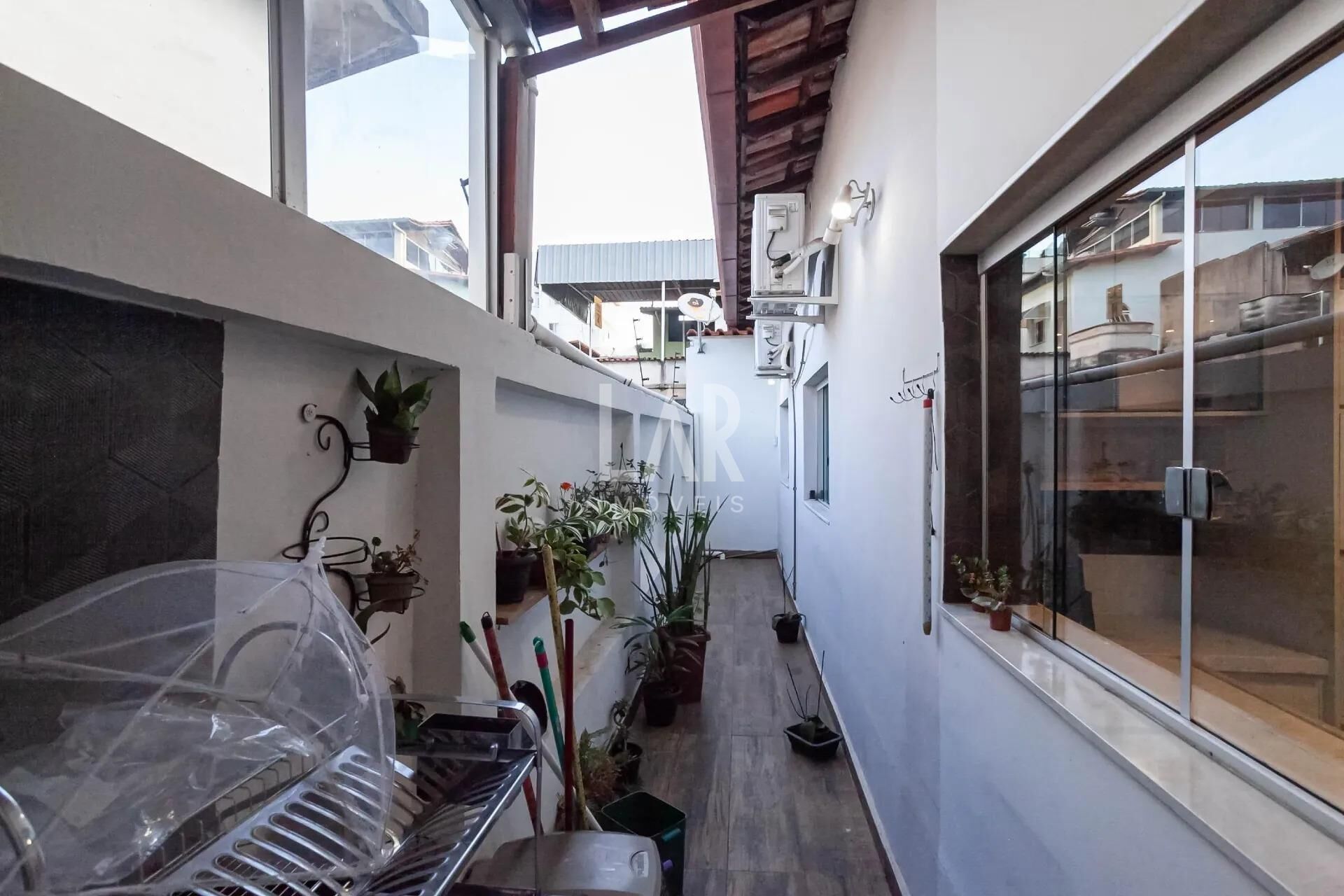 Casa de 4 quartos à venda, Sagrada Família, Belo Horizonte - MG