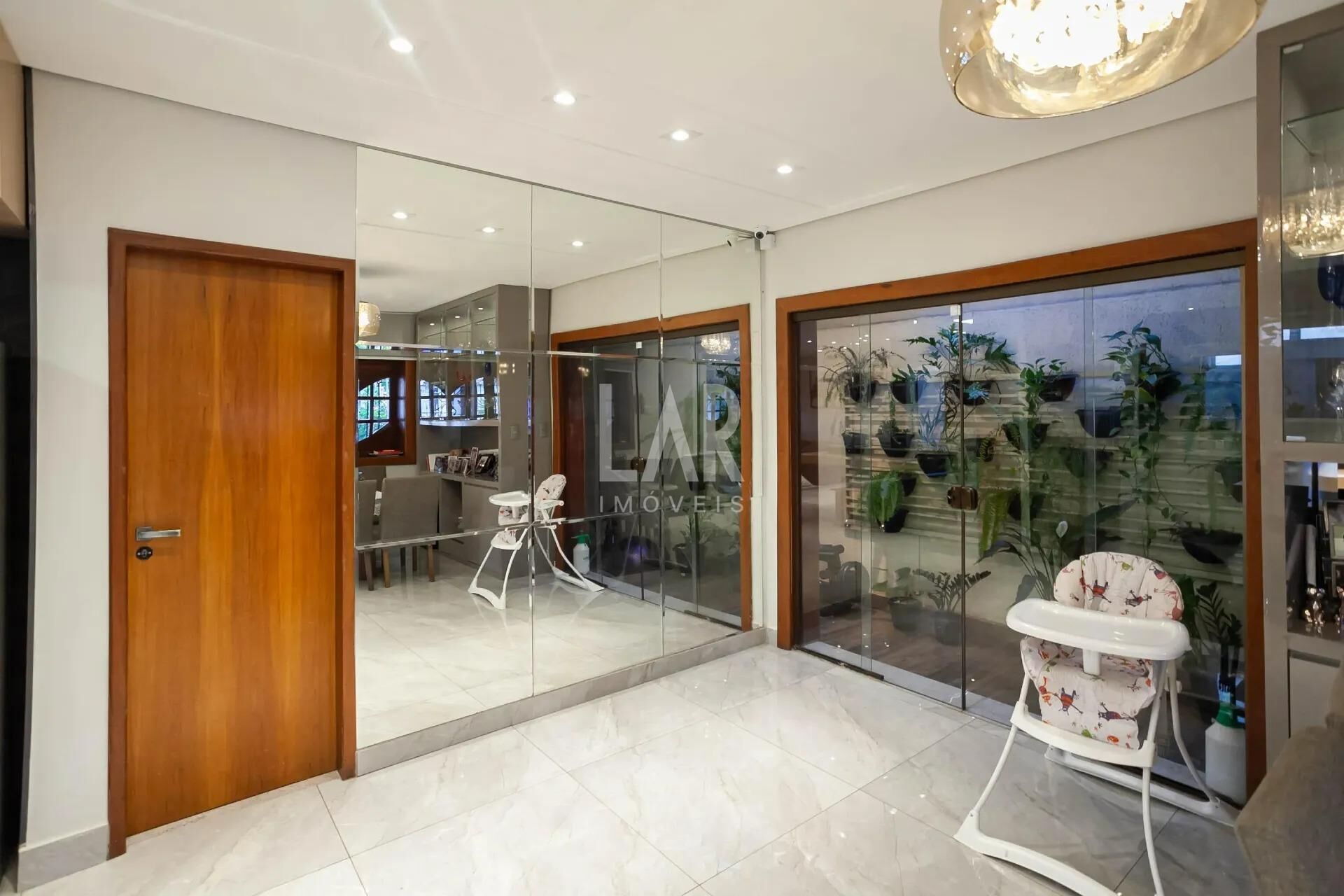 Casa de 4 quartos à venda, Sagrada Família, Belo Horizonte - MG