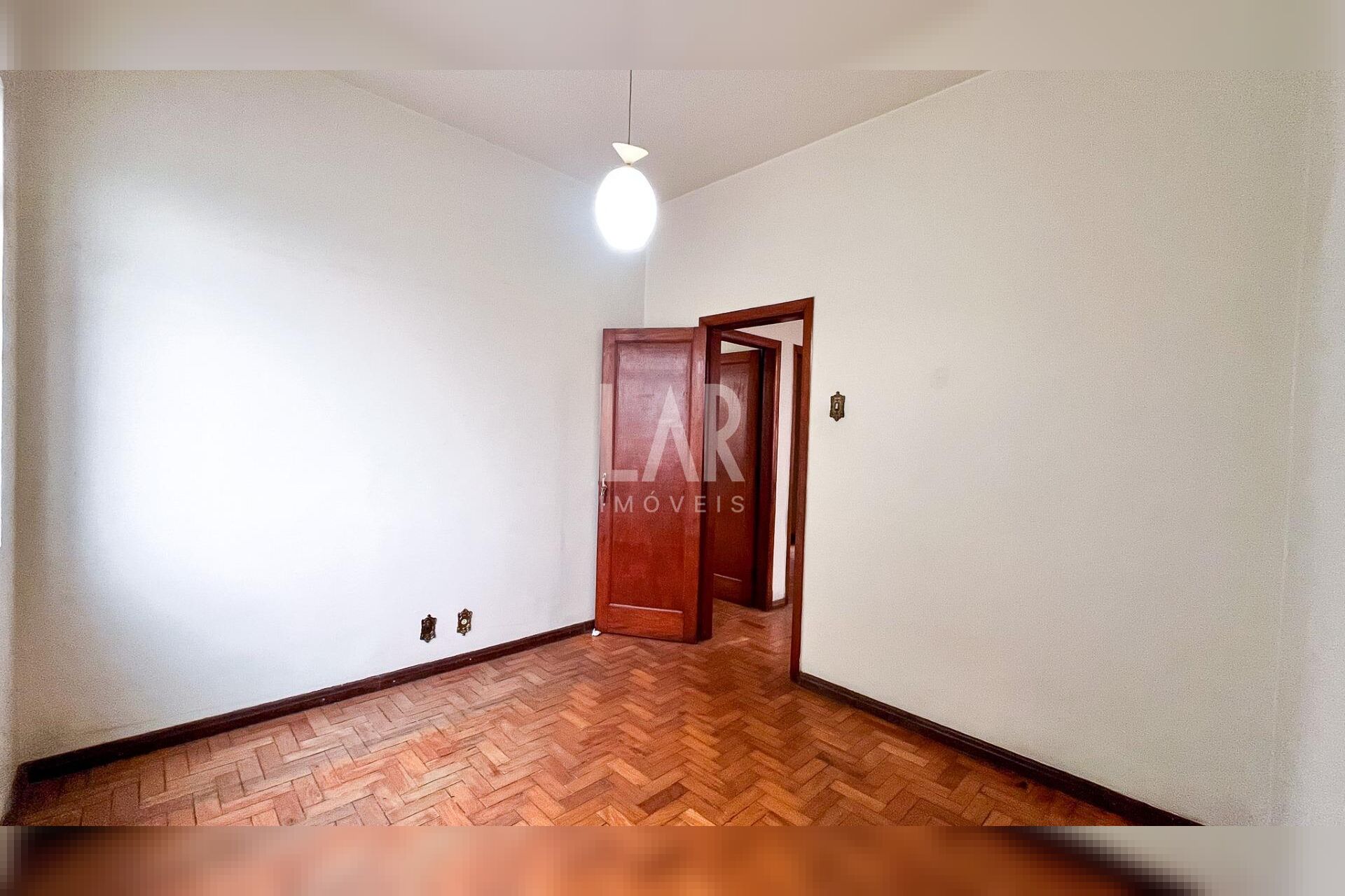 Casa Comercial de 3 quartos para alugar, Santa Efigênia, Belo Horizonte - MG