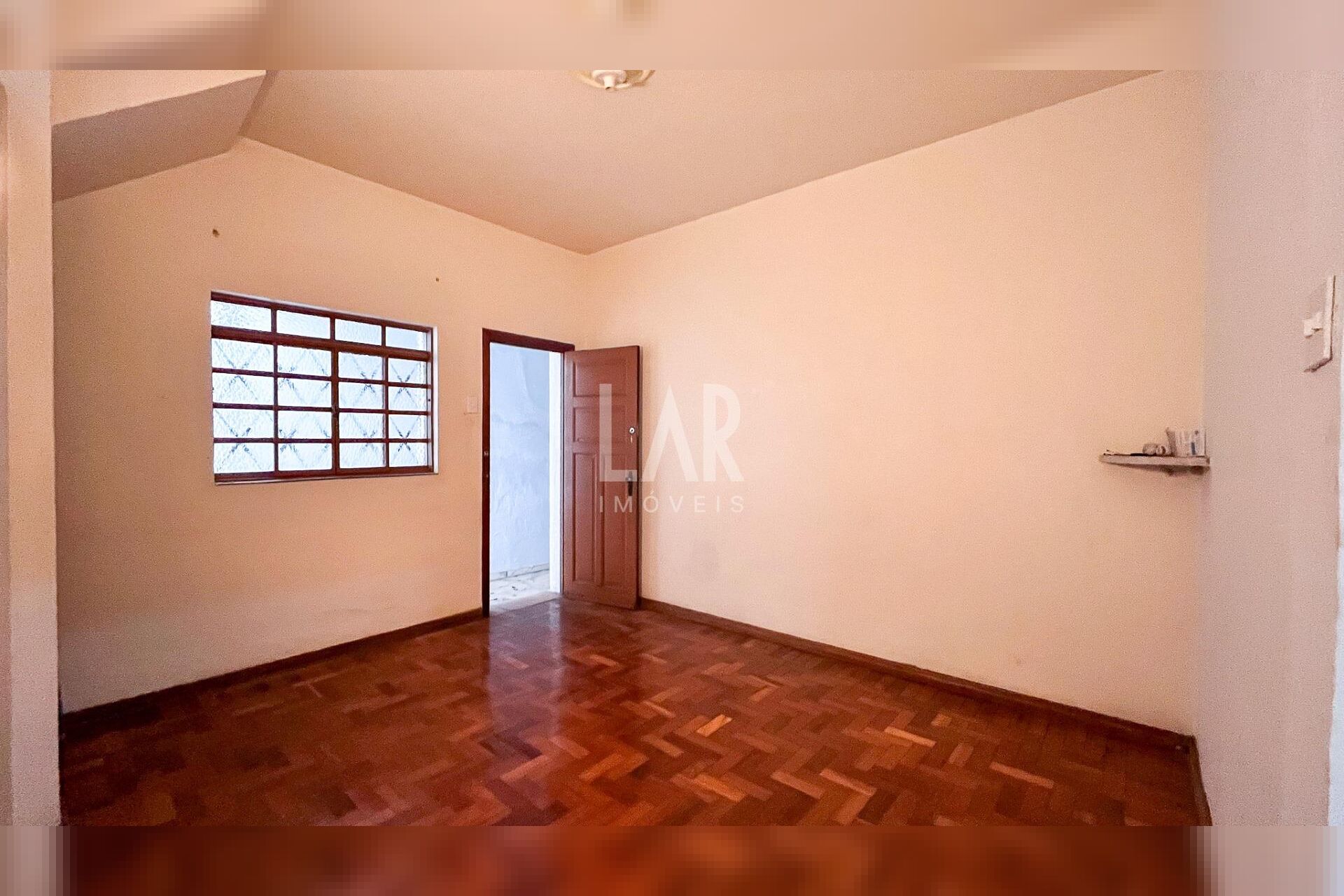 Casa Comercial de 3 quartos para alugar, Santa Efigênia, Belo Horizonte - MG