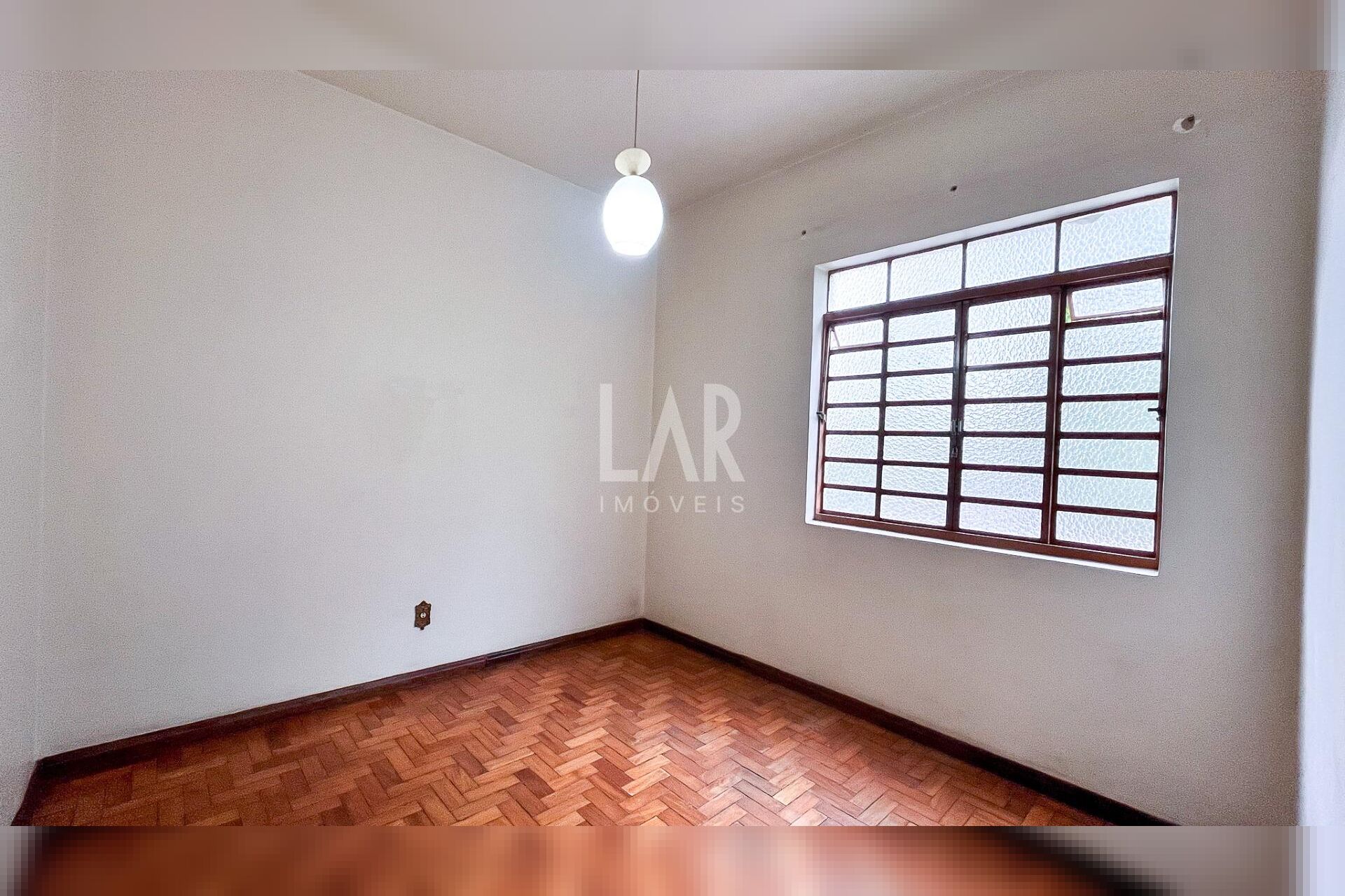 Casa Comercial de 3 quartos para alugar, Santa Efigênia, Belo Horizonte - MG