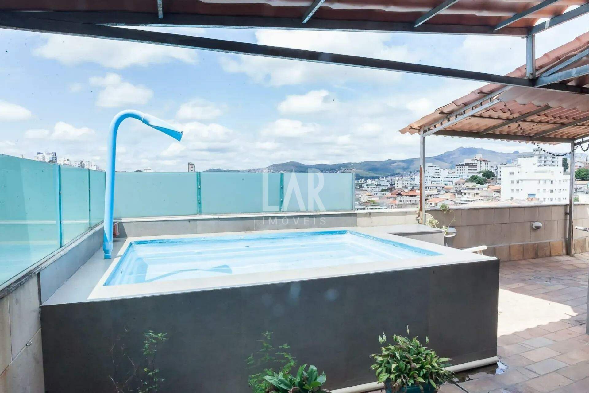 Cobertura de 2 quartos para alugar, Sagrada Família, Belo Horizonte - MG