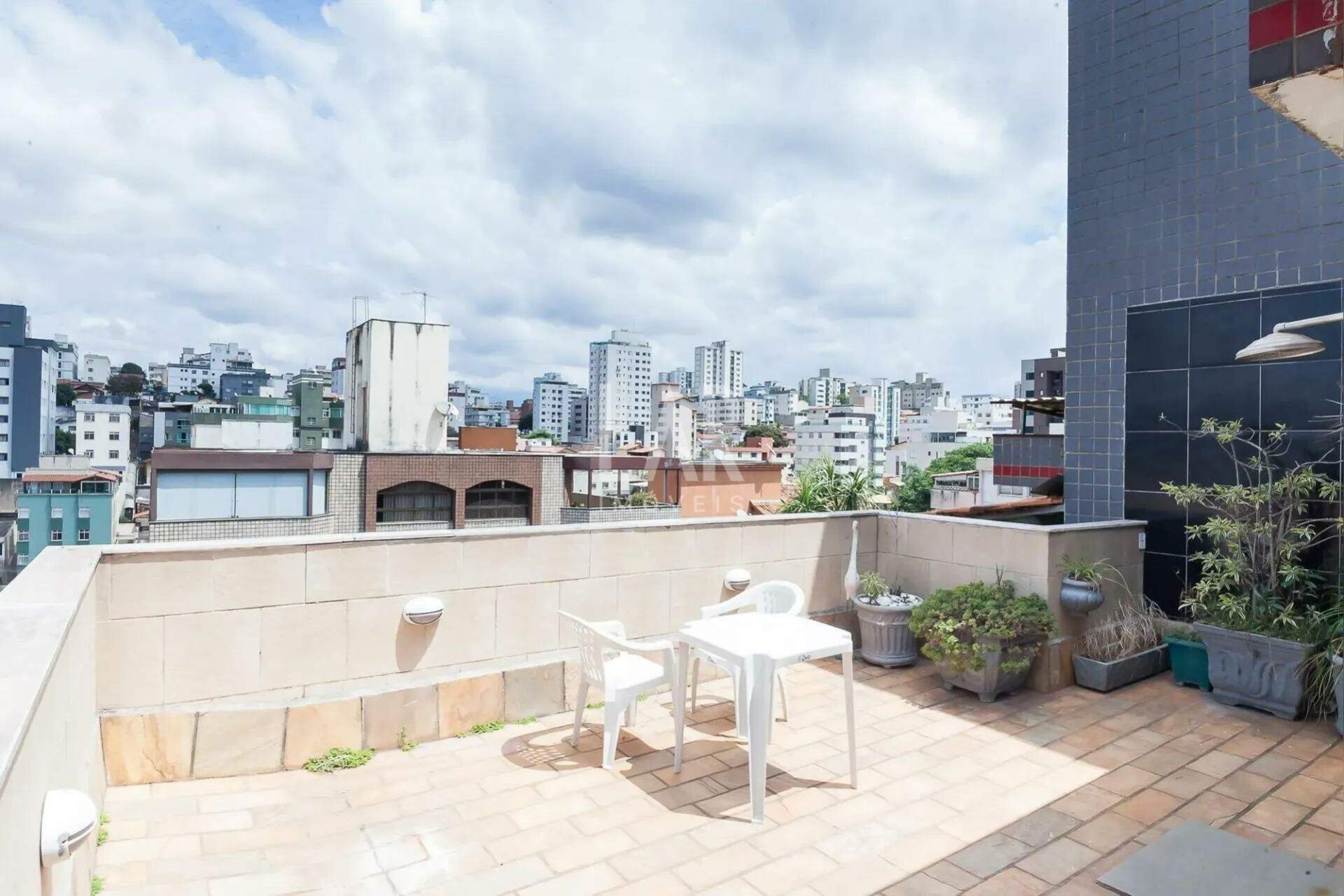 Cobertura de 2 quartos para alugar, Sagrada Família, Belo Horizonte - MG