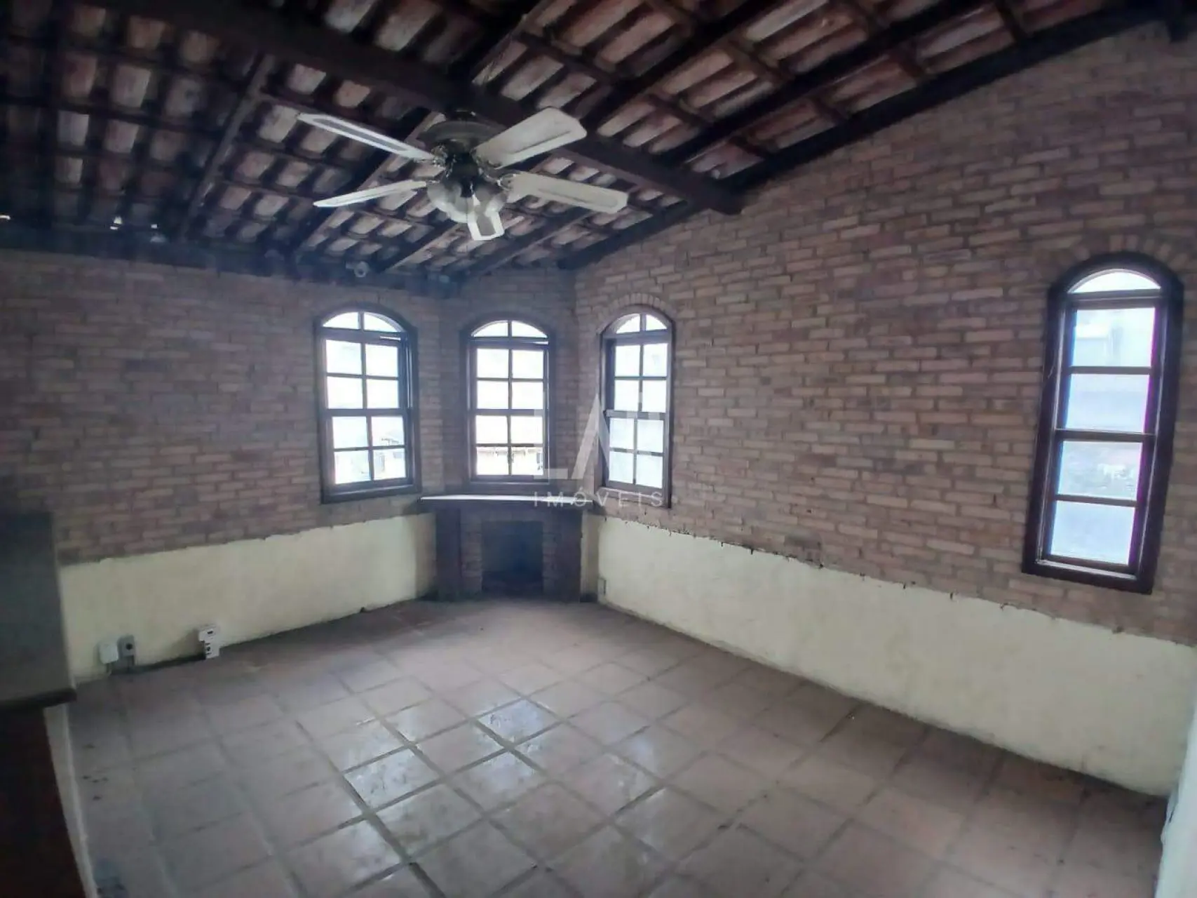 Casa de 4 quartos à venda, Nova Suíssa, Belo Horizonte - MG