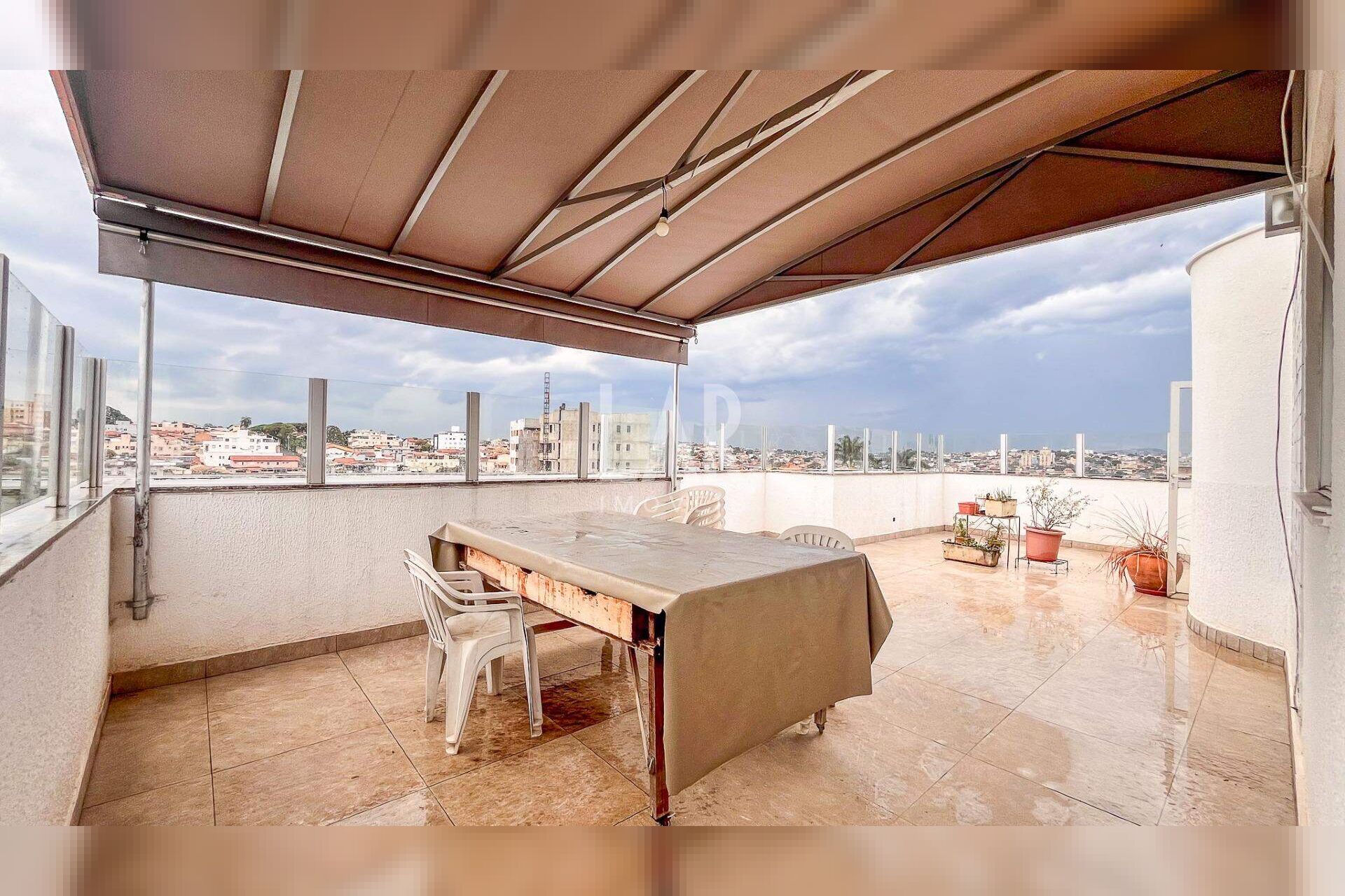 Cobertura de 3 quartos para alugar, Santa Amélia, Belo Horizonte - MG