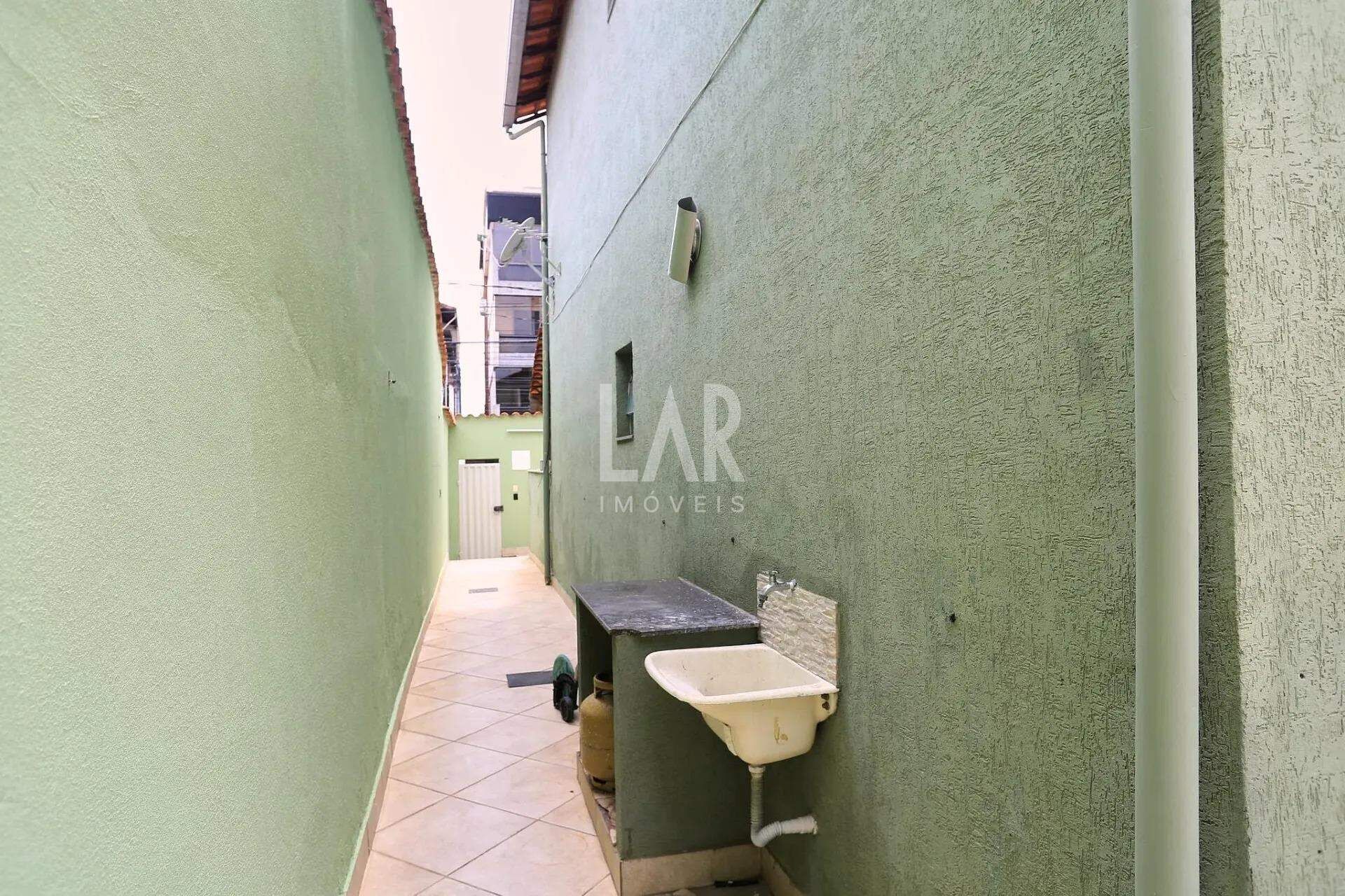 Casa de 3 quartos à venda, Ipiranga, Belo Horizonte - MG