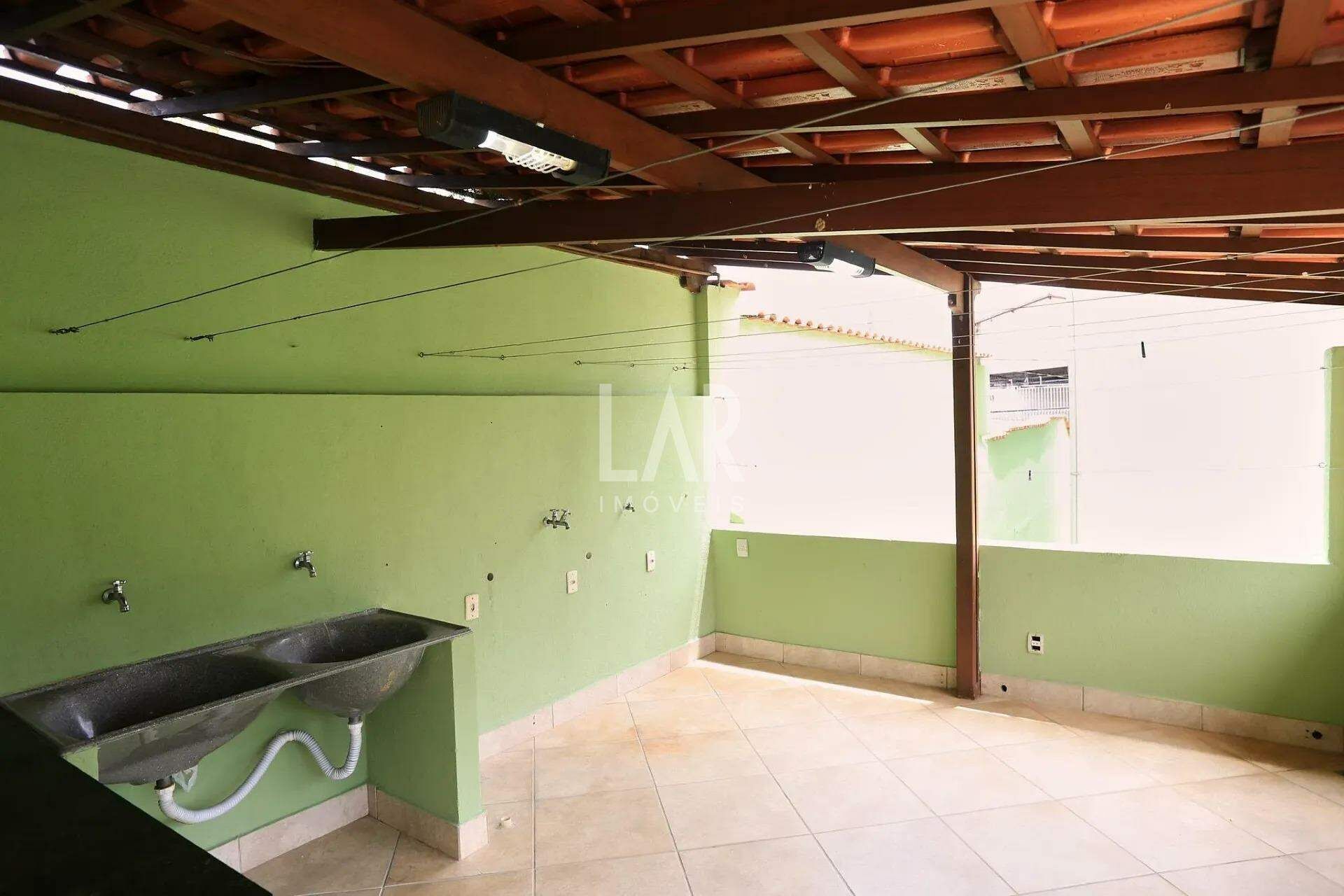 Casa de 3 quartos à venda, Ipiranga, Belo Horizonte - MG