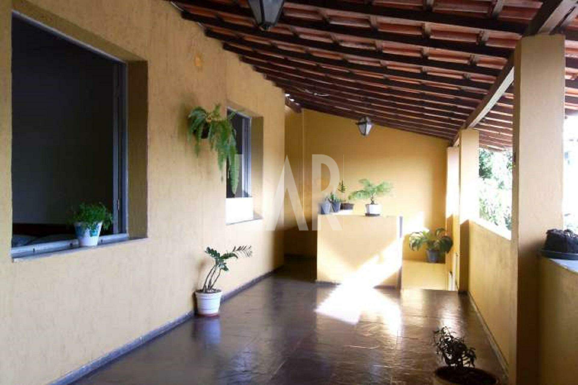 Casa de 5 quartos à venda, Nova Suíssa, Belo Horizonte - MG