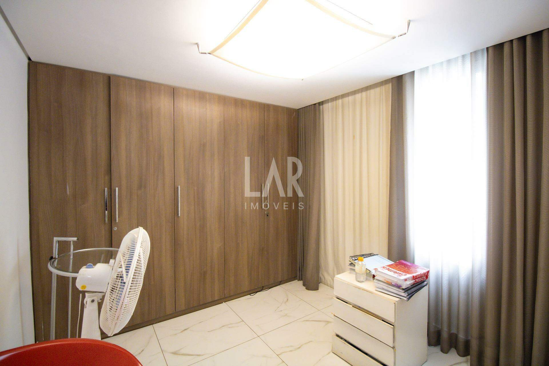 Casa de 4 quartos à venda, Residencial Sul, Nova Lima - MG