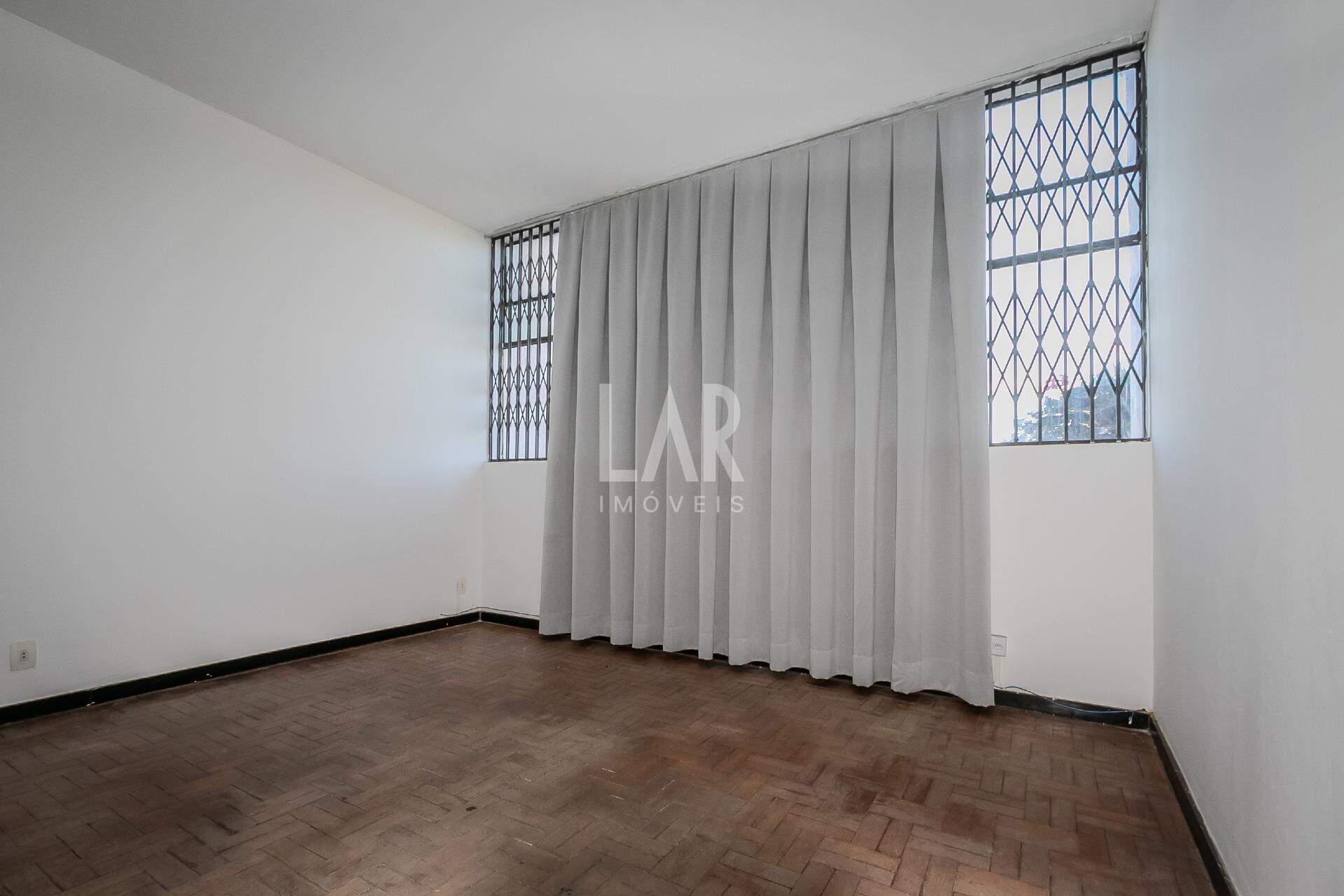 Casa de 4 quartos à venda, São Luiz, Belo Horizonte - MG