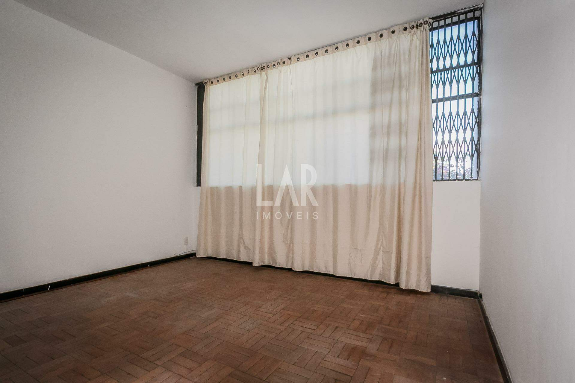 Casa de 4 quartos à venda, São Luiz, Belo Horizonte - MG