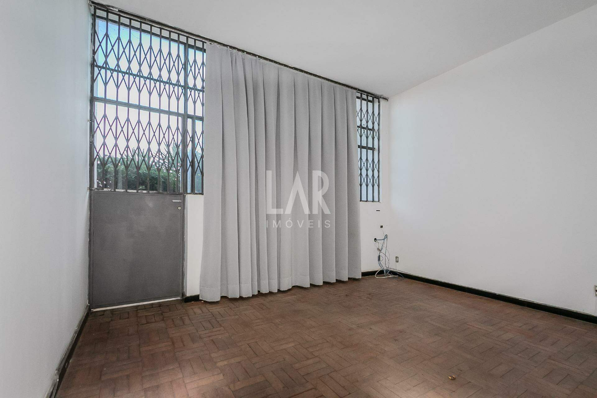 Casa de 4 quartos à venda, São Luiz, Belo Horizonte - MG