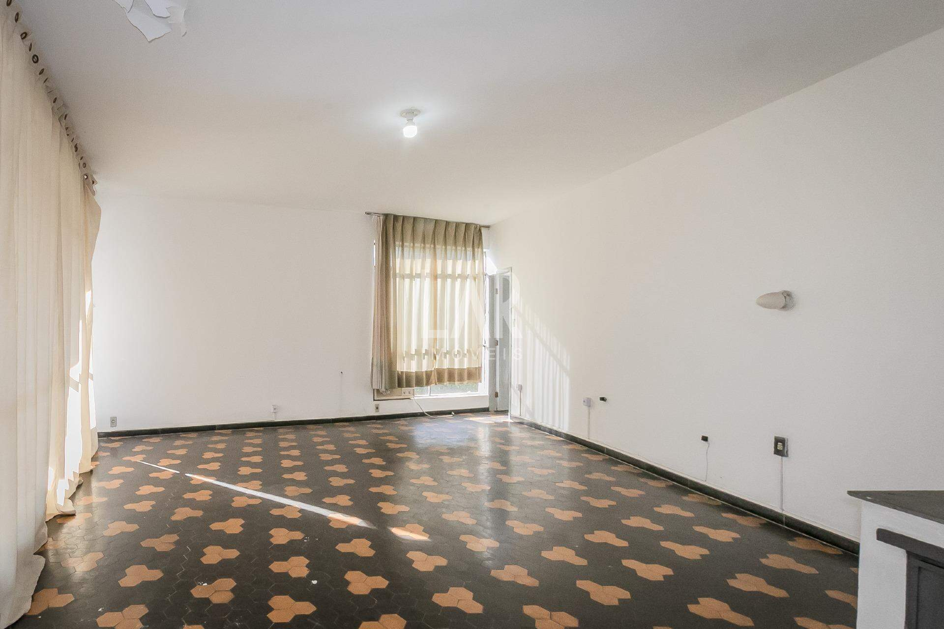 Casa de 4 quartos à venda, São Luiz, Belo Horizonte - MG