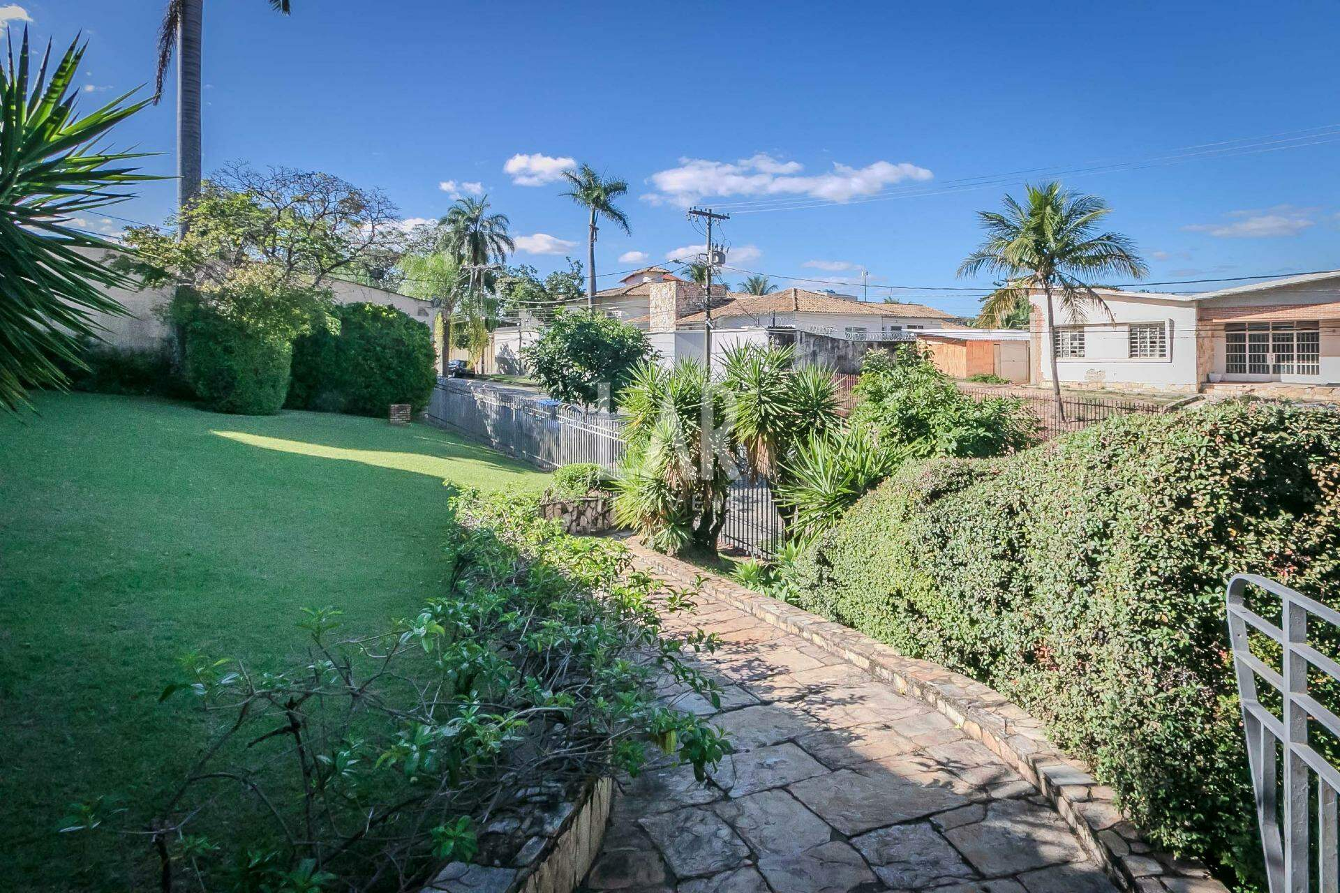 Casa de 4 quartos à venda, São Luiz, Belo Horizonte - MG