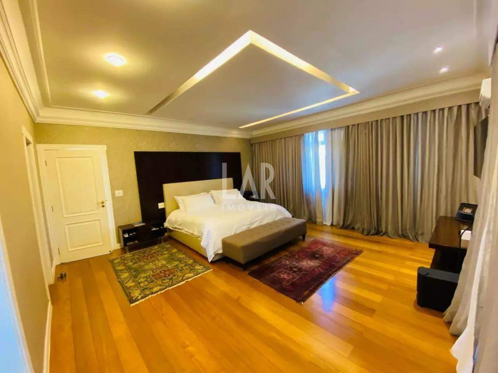 Casa de 5 quartos à venda, São Luiz, Belo Horizonte - MG
