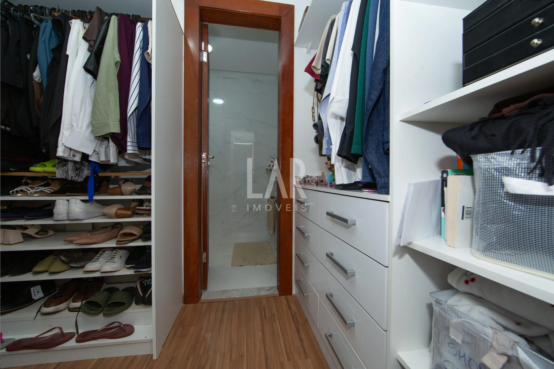 Casa de 4 quartos à venda, Santa Lúcia, Belo Horizonte - MG