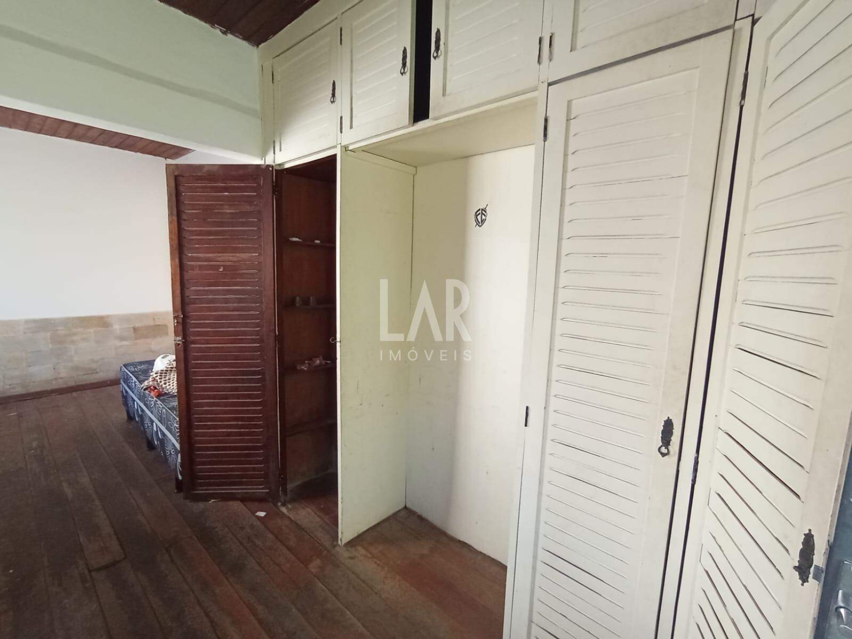 Casa de 5 quartos à venda, Sagrada Família, Belo Horizonte - MG
