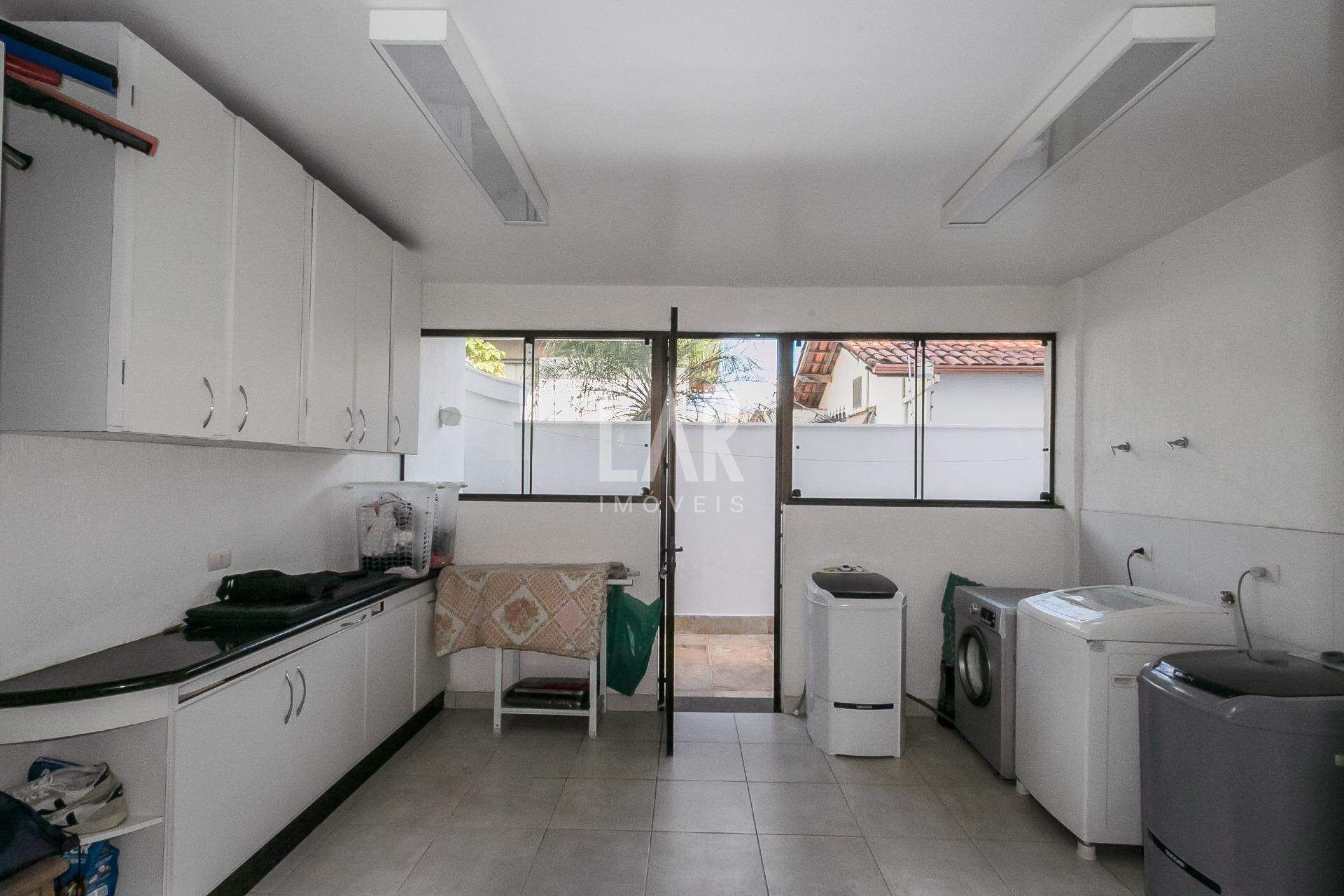 Casa de 4 quartos à venda, Santa Lúcia, Belo Horizonte - MG