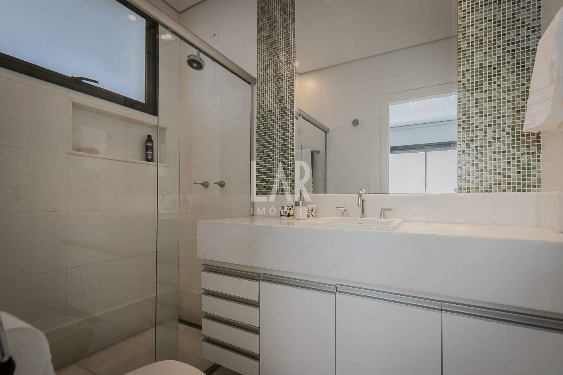 Casa de 4 quartos à venda, Santa Lúcia, Belo Horizonte - MG
