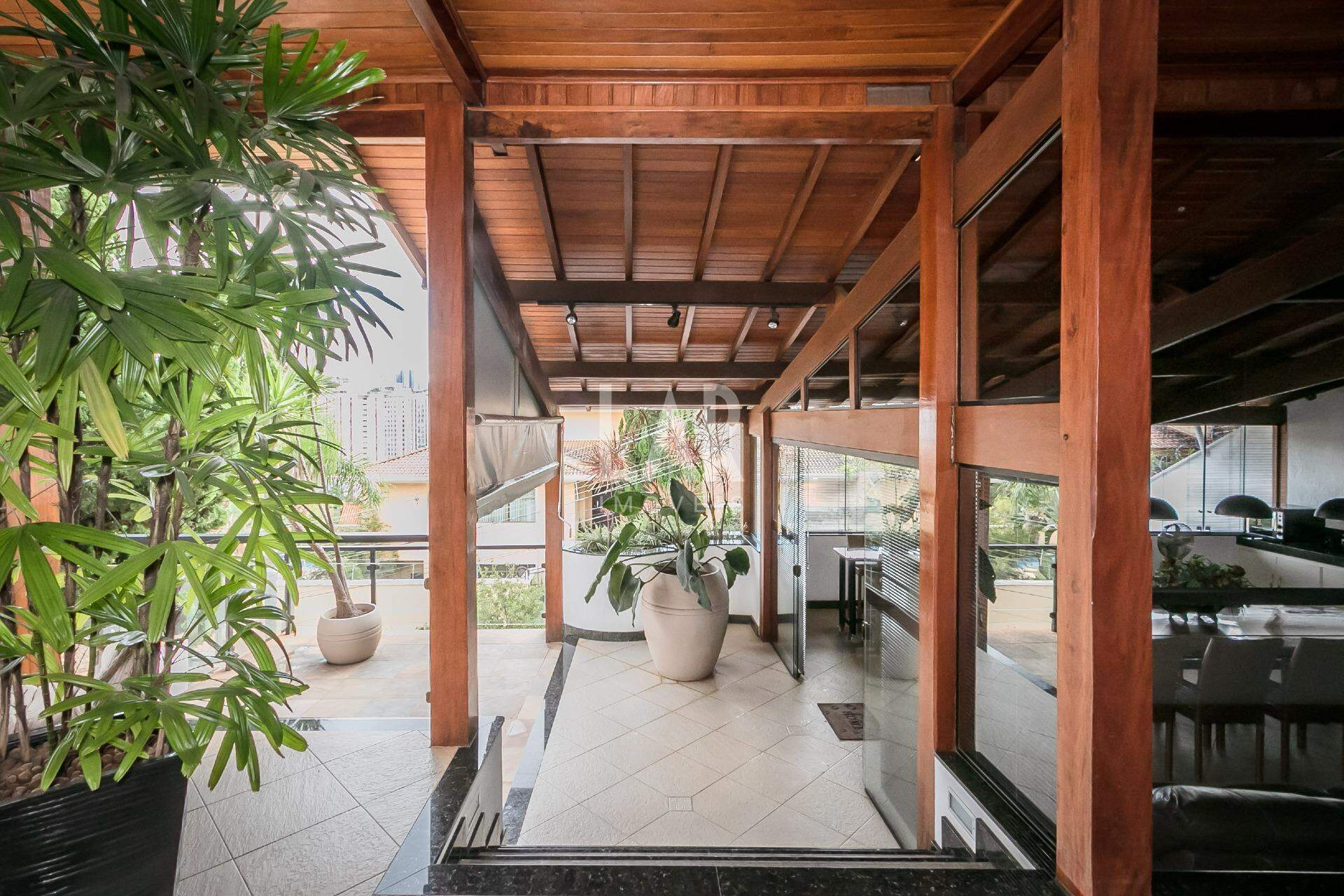 Casa de 4 quartos à venda, Santa Lúcia, Belo Horizonte - MG