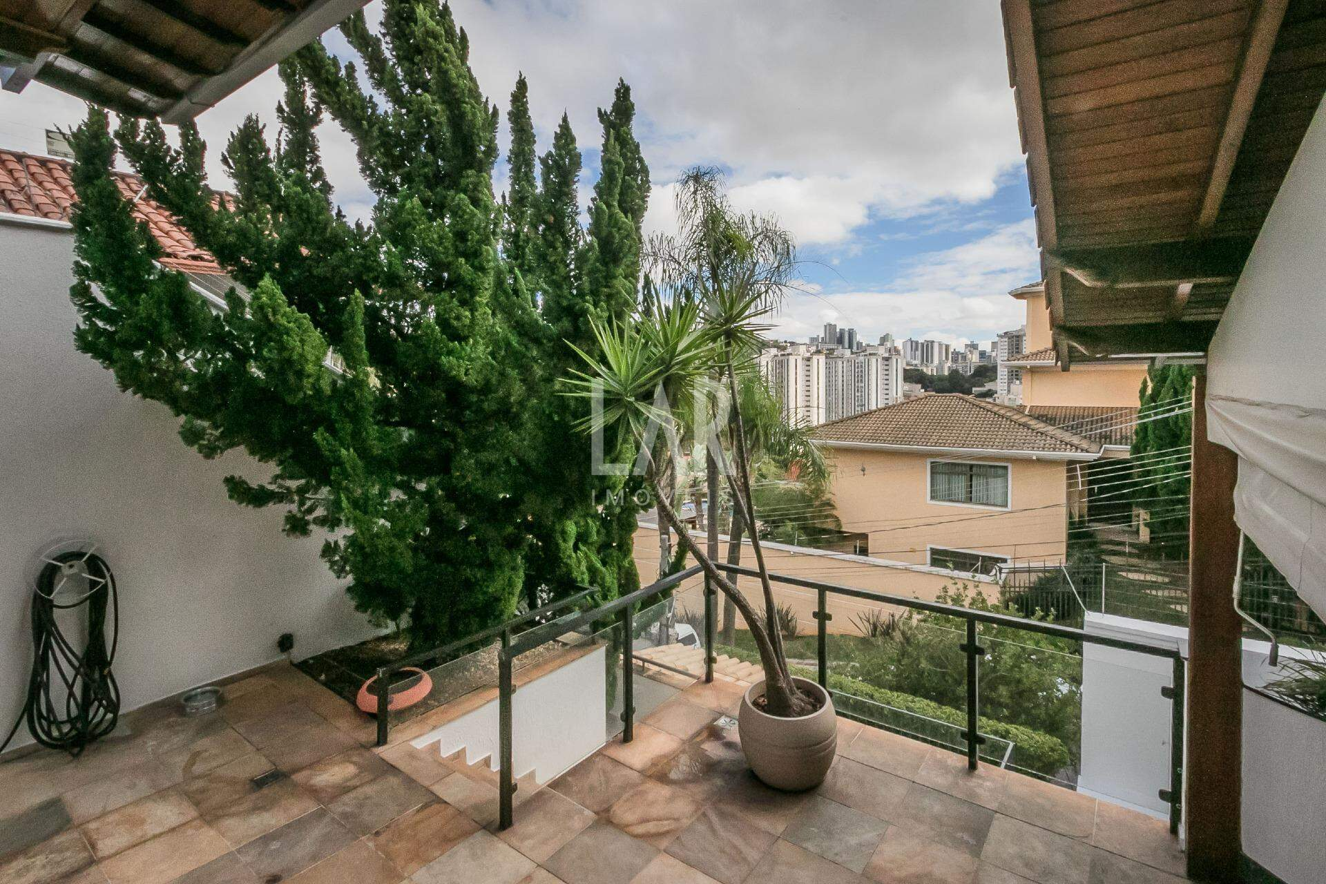 Casa de 4 quartos à venda, Santa Lúcia, Belo Horizonte - MG