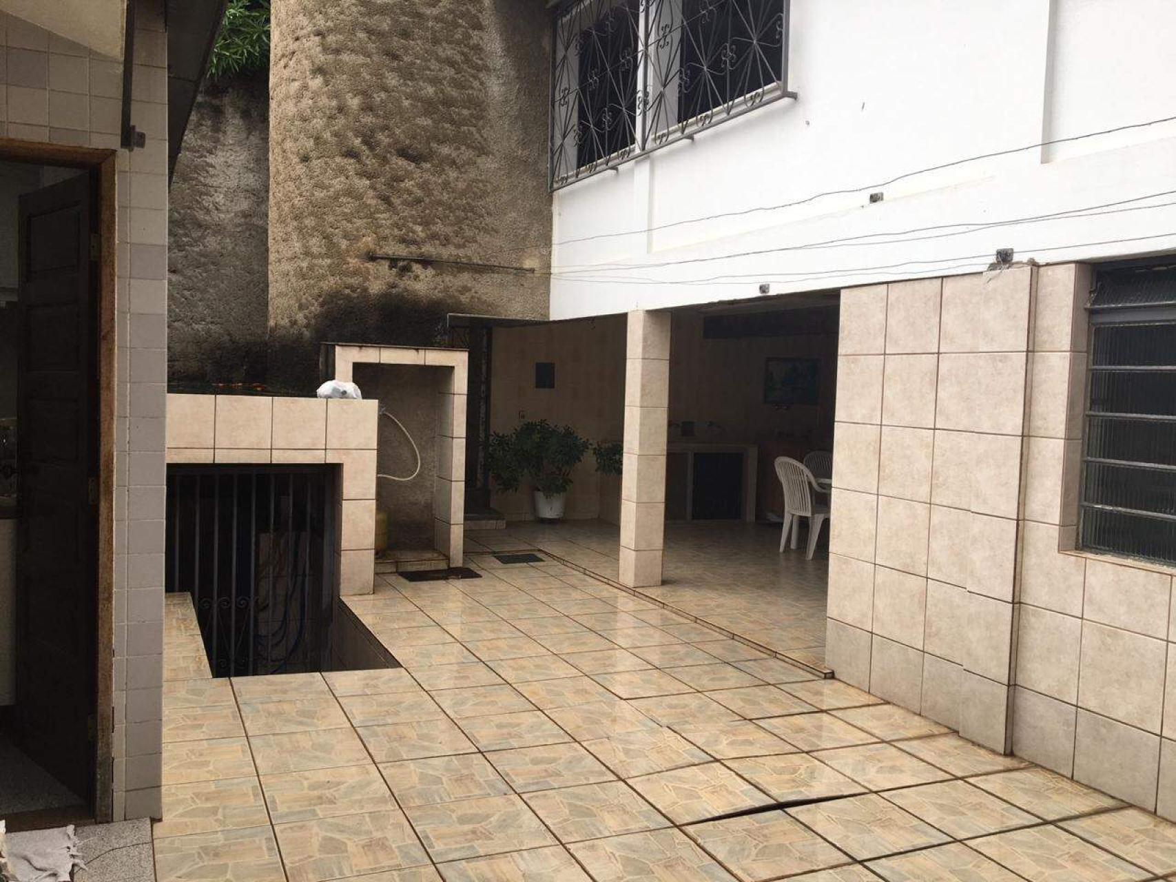 Casa de 4 quartos à venda, Conjunto Califórnia, Belo Horizonte - MG