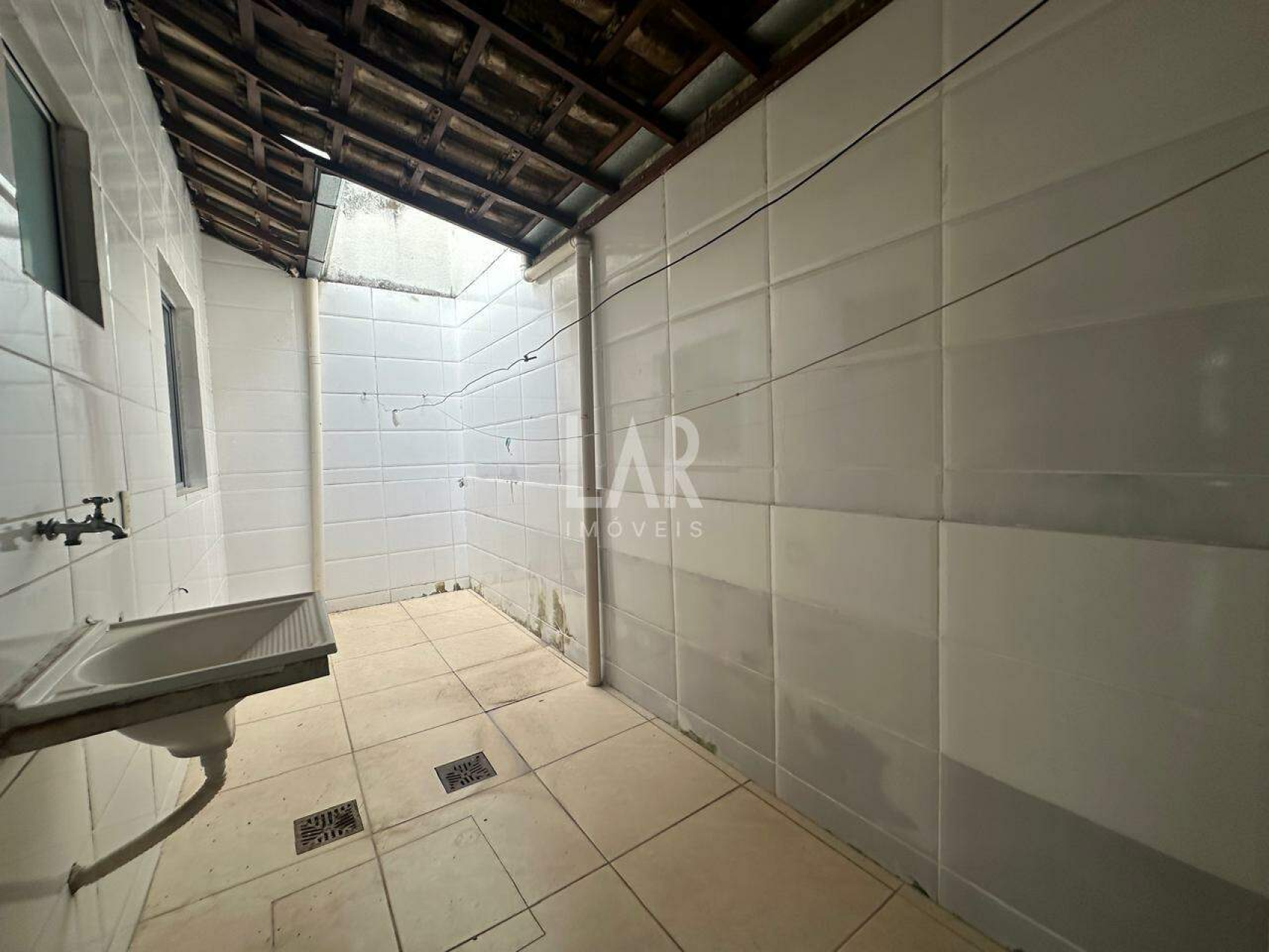 Casa de 2 quartos para alugar, Santa Amélia, Belo Horizonte - MG